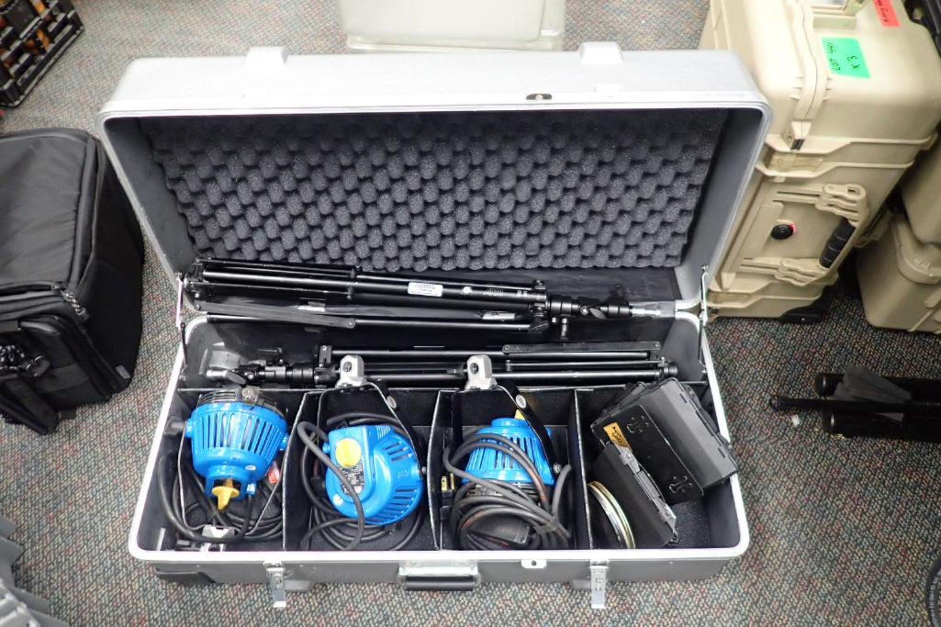 Arri photography and cinema lights, Models 150, 300, 650, with hard case - Image 8 of 13
