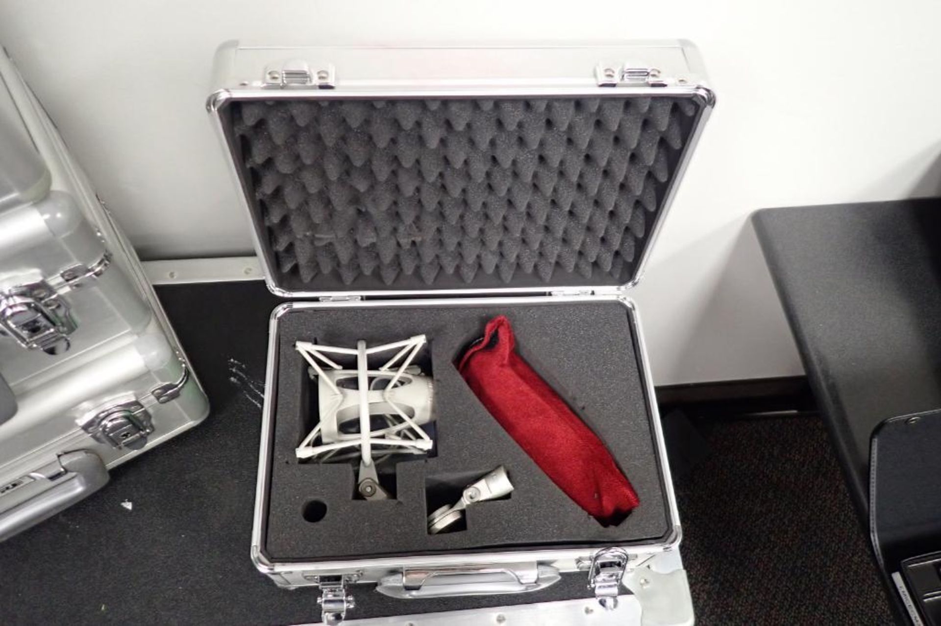 Shure microphone, Model KSM44A, with hard case - Image 3 of 7