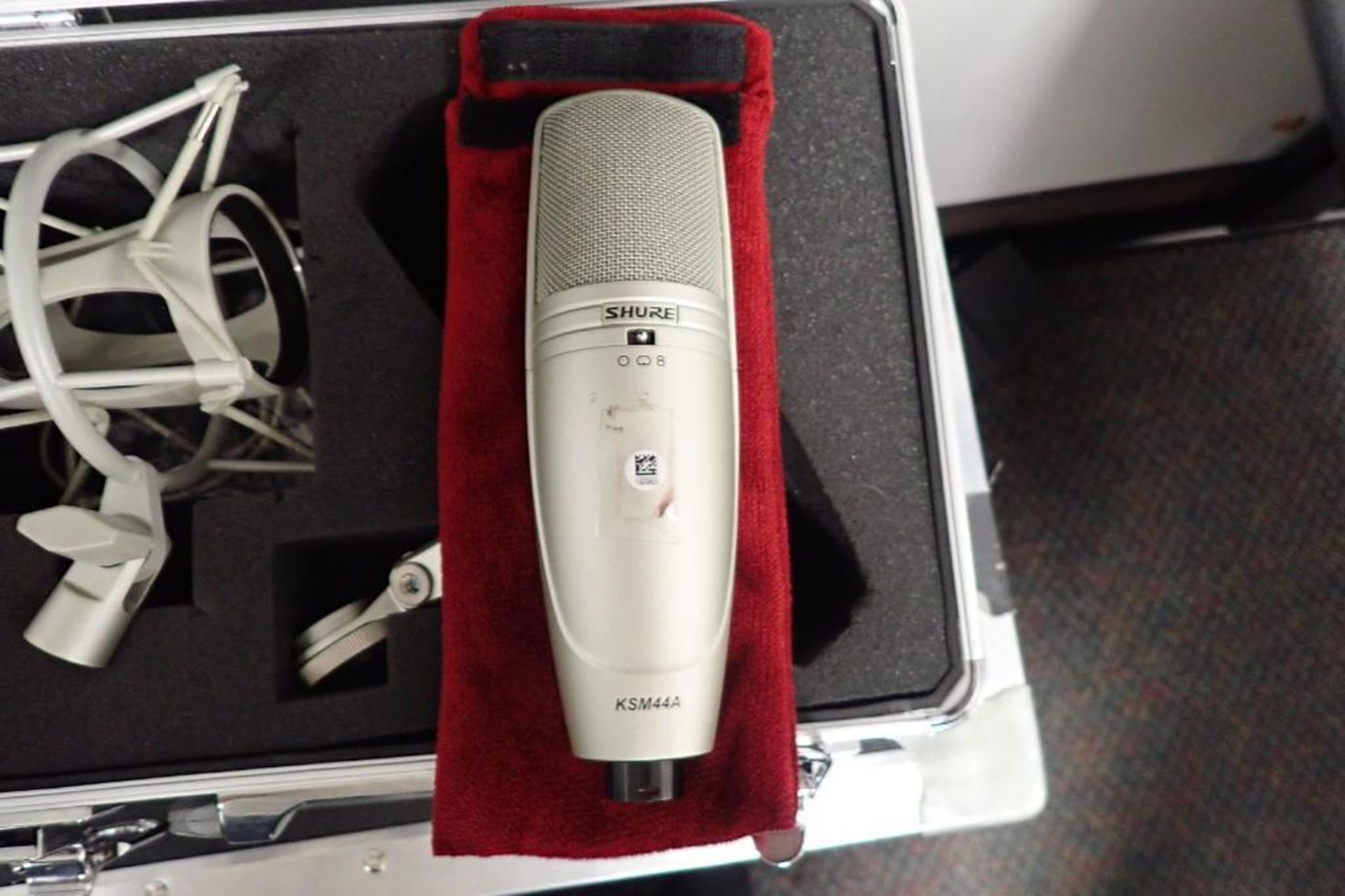 Shure microphone, Model KSM44A, with hard case - Image 5 of 7