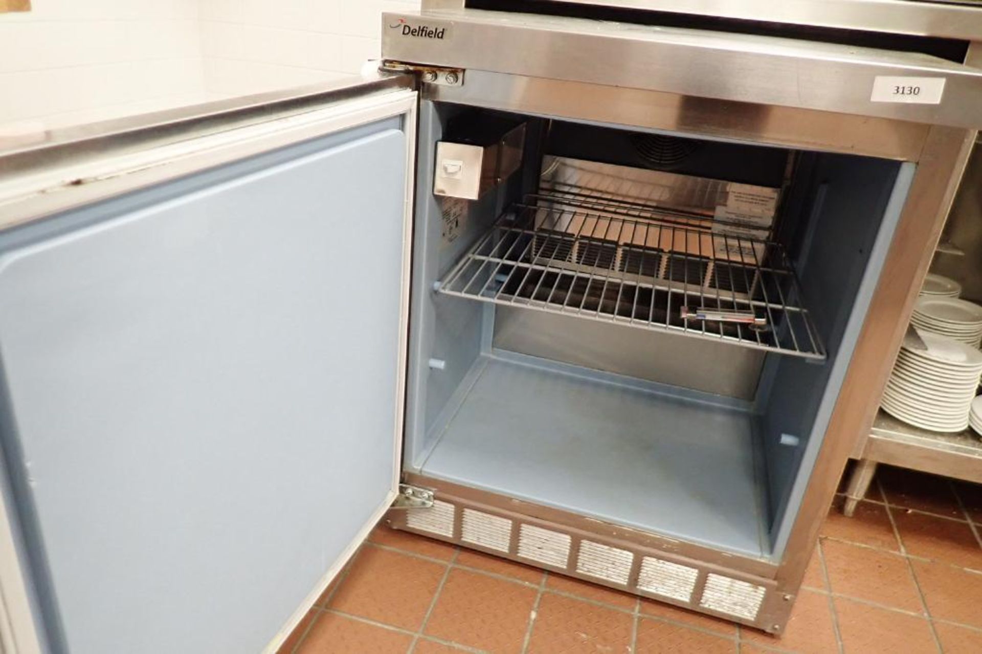 Manitowoc Delfield under counter fridge, Model UC4427N-DHL-A244, SN 1211152001057, 27 in. wide x 32 - Image 3 of 5