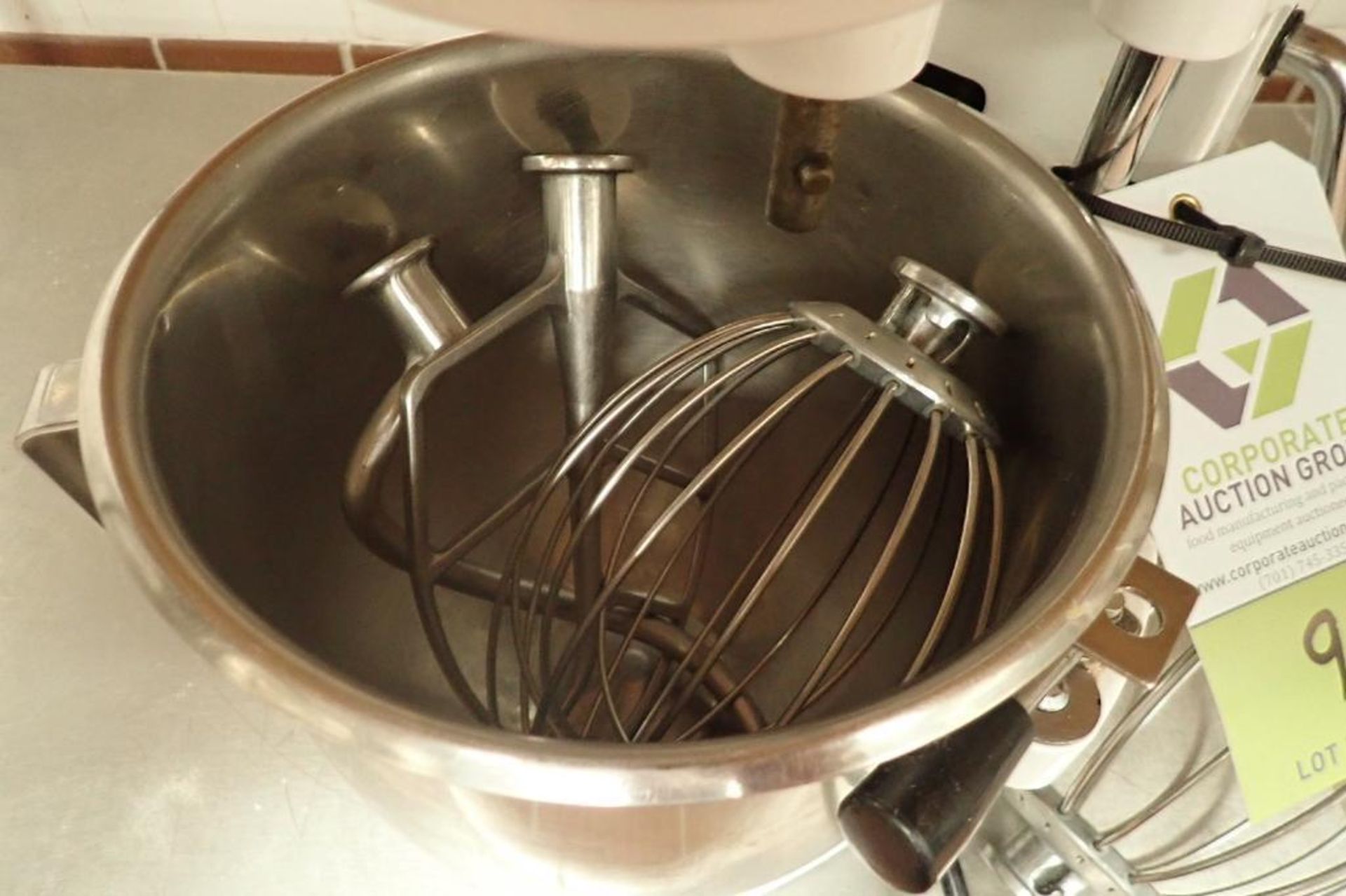 Globe mixer, Model SP5, SN 65 13891, SS bowl, (2) whisks, beater, dough hook - Image 2 of 4