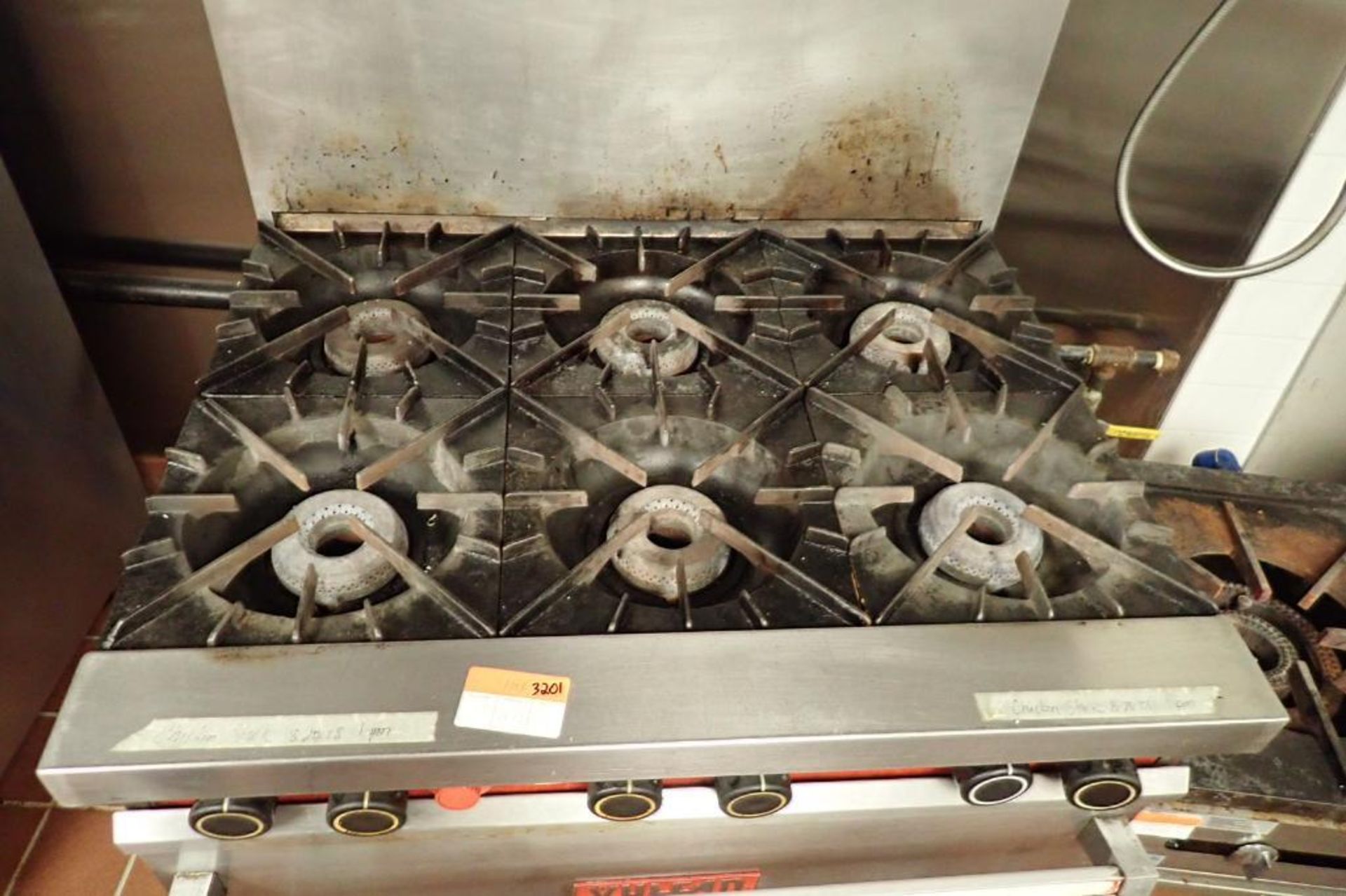 Vulcan six burner standard oven, Model 36LC, SN 48299932, natural gas, 36 in. wide x 32 in. deep x 6 - Image 3 of 7