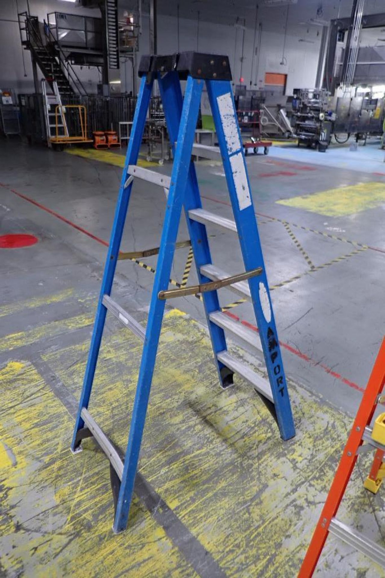 Werner 6 ft. fiberglass step ladder, blue - ** Rigging Fee: $ 10 ** - Image 3 of 4