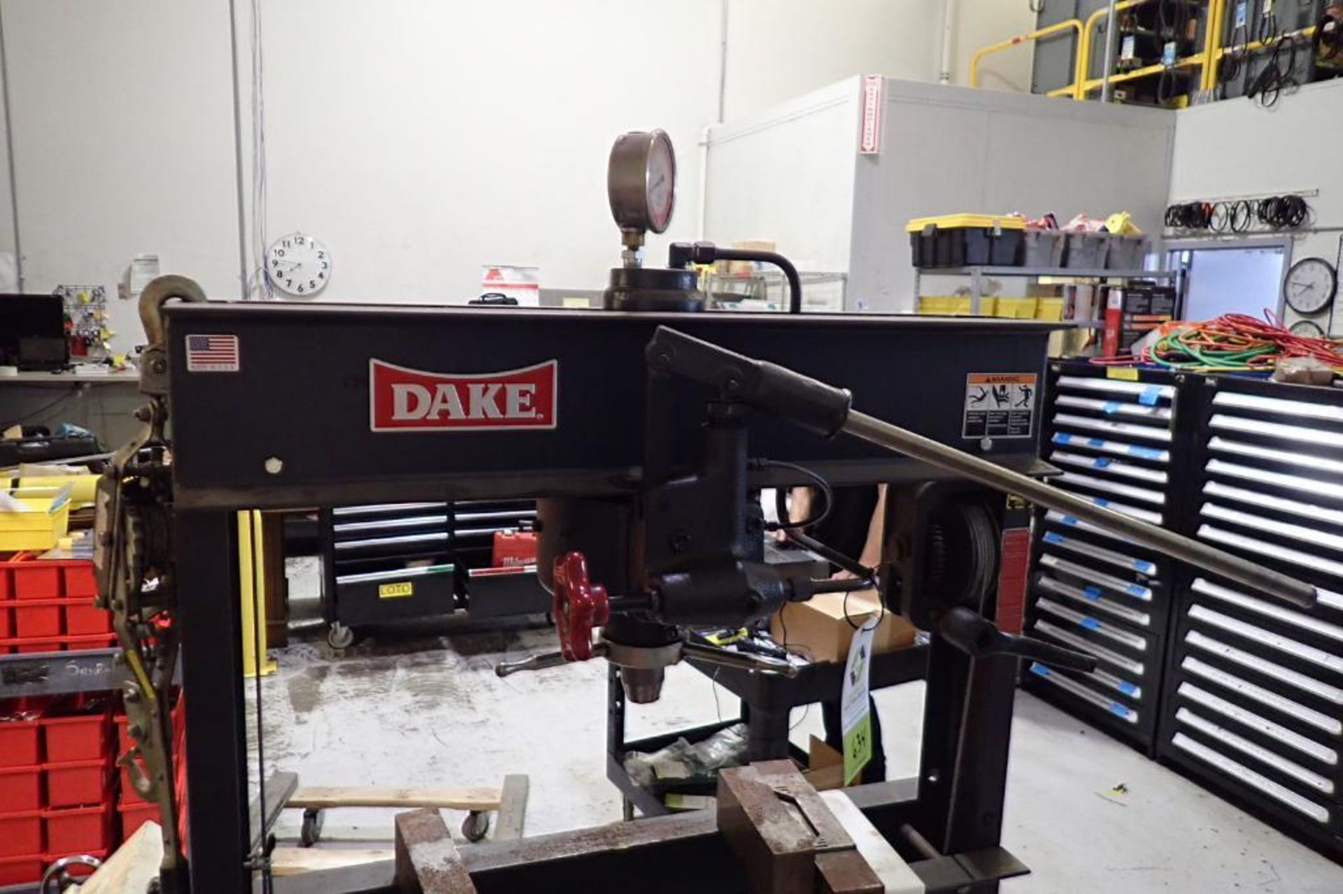 Dake hydraulic hand press, Model 907001, SN 1336394, made in the USA - ** Rigging Fee: $ 75 ** - Image 5 of 9