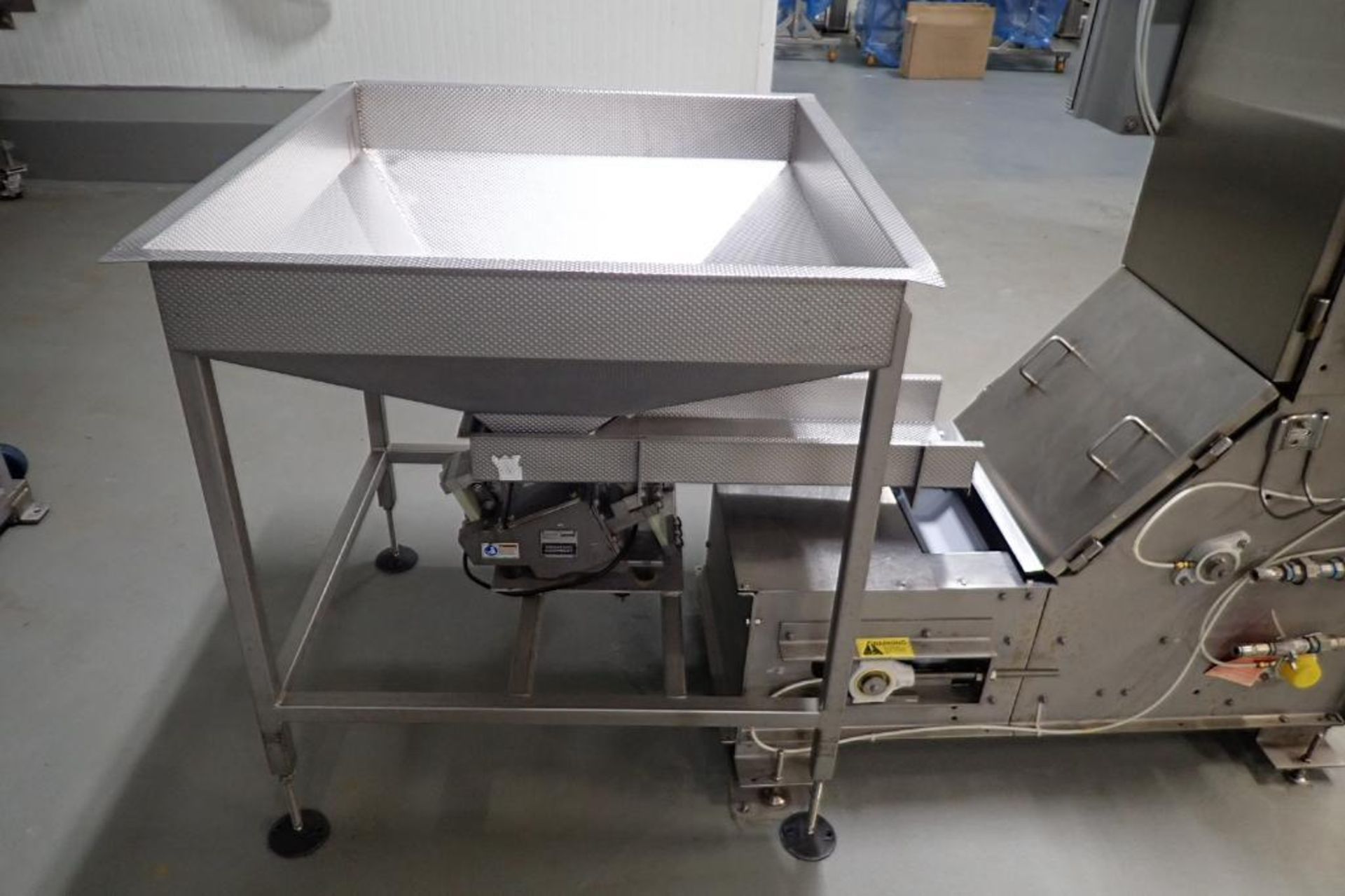 SS dimple hopper, 44 in. long x 40 in. wide, with Meyer SS dimple bed vibratory conveyor, 36 in. lon - Image 6 of 7