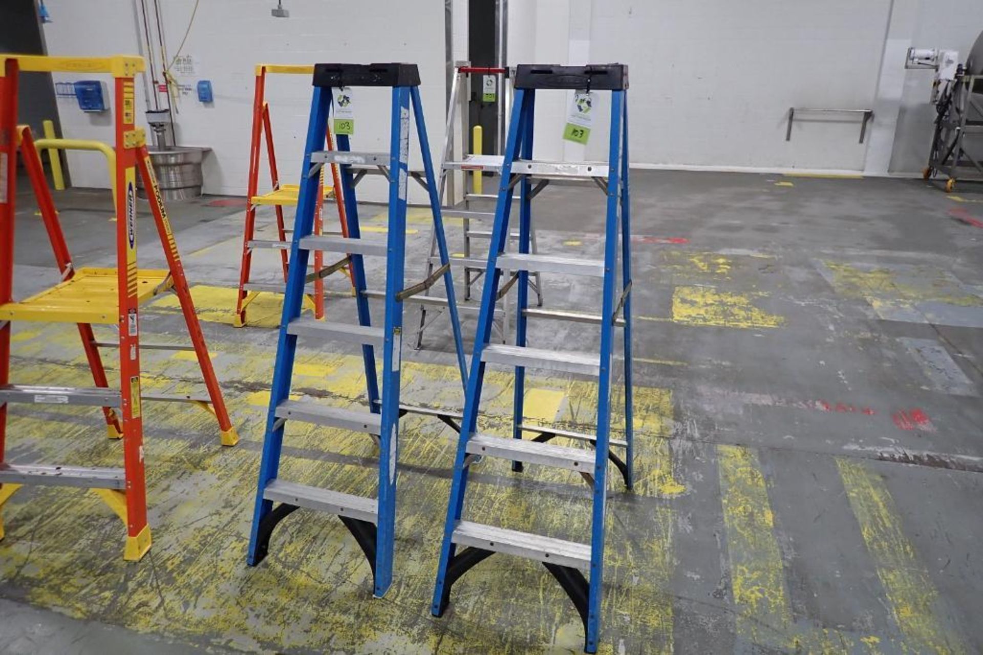 Werner 6 ft. fiberglass step ladder, blue - ** Rigging Fee: $ 10 **