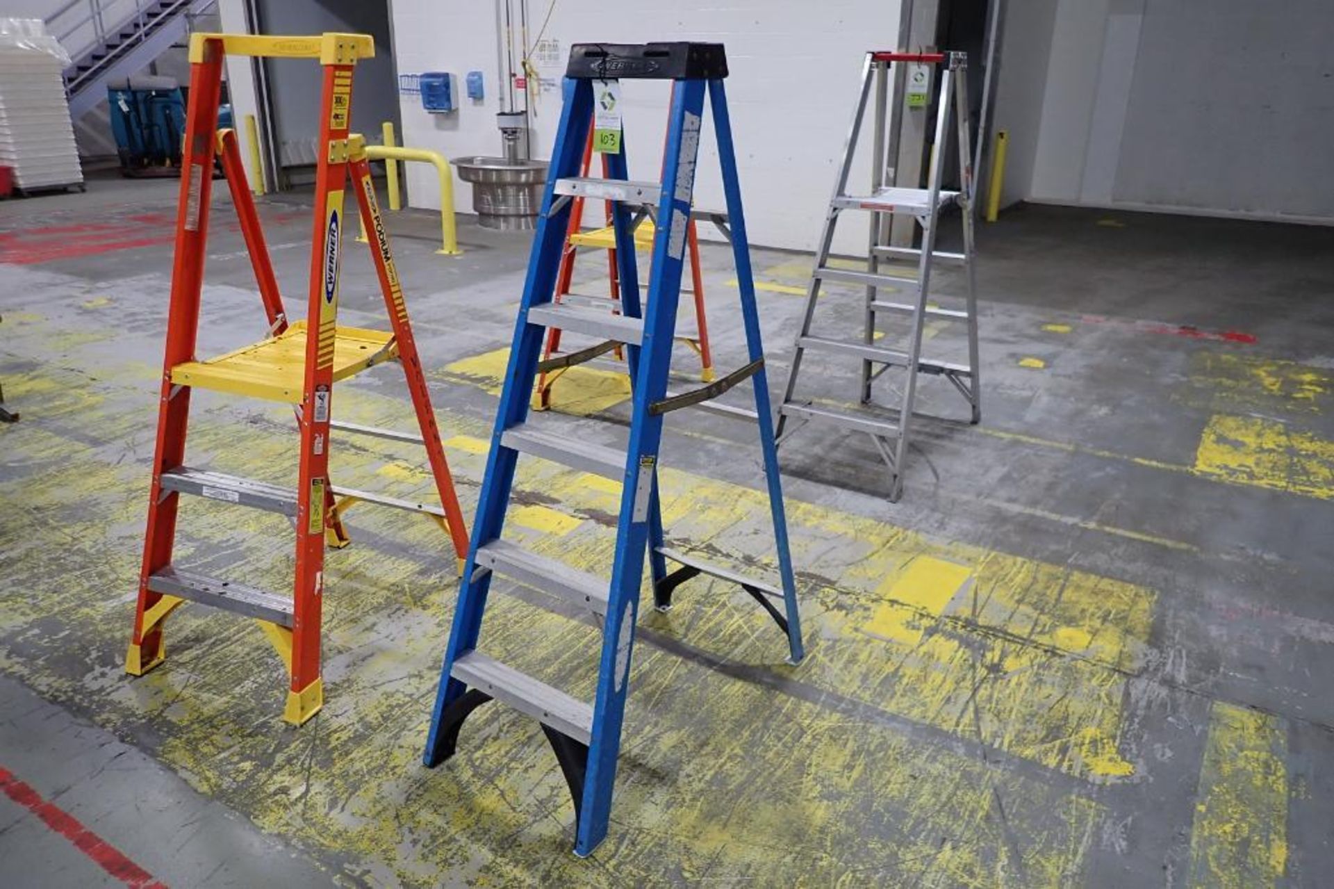 Werner 6 ft. fiberglass step ladder, blue - ** Rigging Fee: $ 10 ** - Image 2 of 4