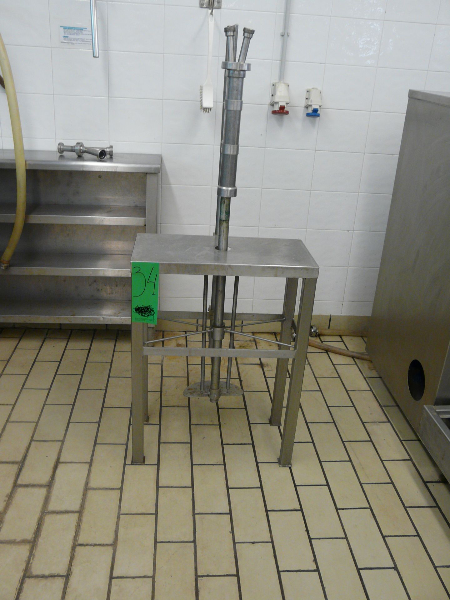 Single Head Filler With stainless steel Table for ice cream tubs. Manual Filling .