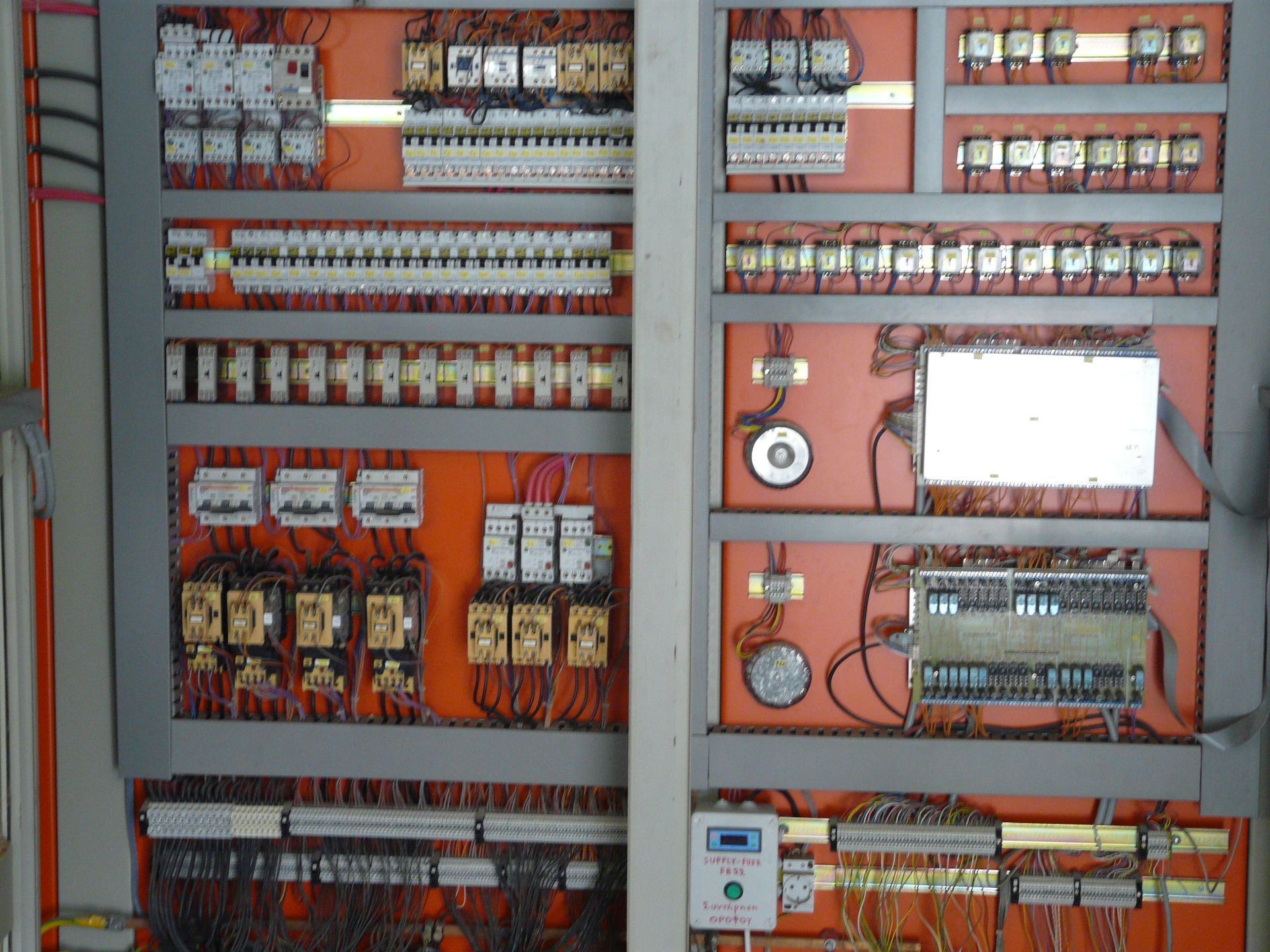 Electrical control panel for 6 cold rooms 4 refrigeration rooms and 2 fridge units 225x50x205 cm ( - Image 2 of 8