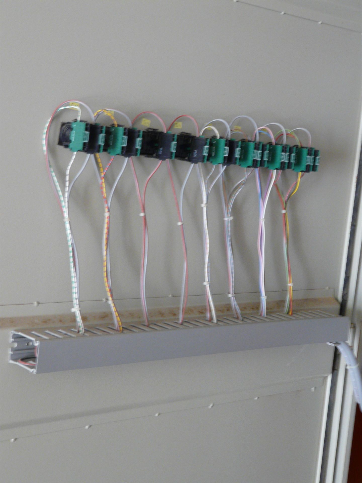 Electrical control panel for 6 cold rooms 4 refrigeration rooms and 2 fridge units 225x50x205 cm ( - Image 8 of 8