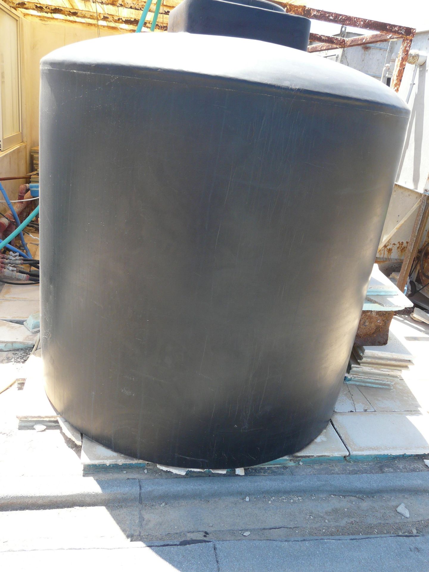 Plastic Liquid storage tank 3000Ltr ,Previously used for water ,Make : ROTOSAL , 170x180 - Image 2 of 2