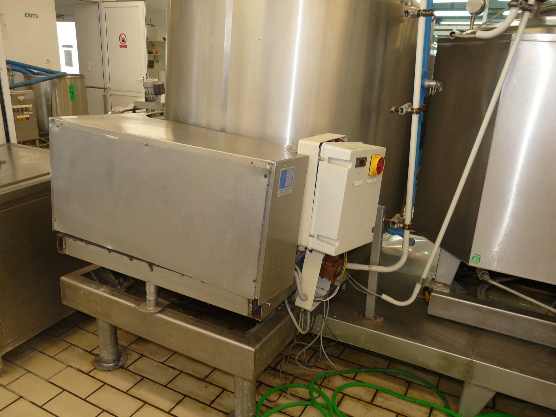 Mixing/Cooling Tank for Ice Cream 1000L with agitator, Type FRIGOMILK,Self contained Freon Condenser - Image 3 of 4