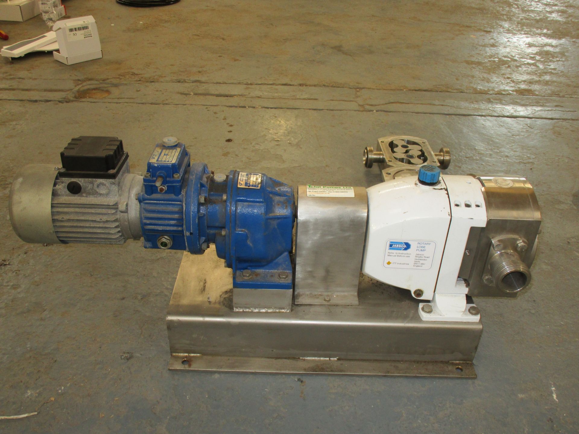 Pump with 2 spare new impellers - Image 2 of 8