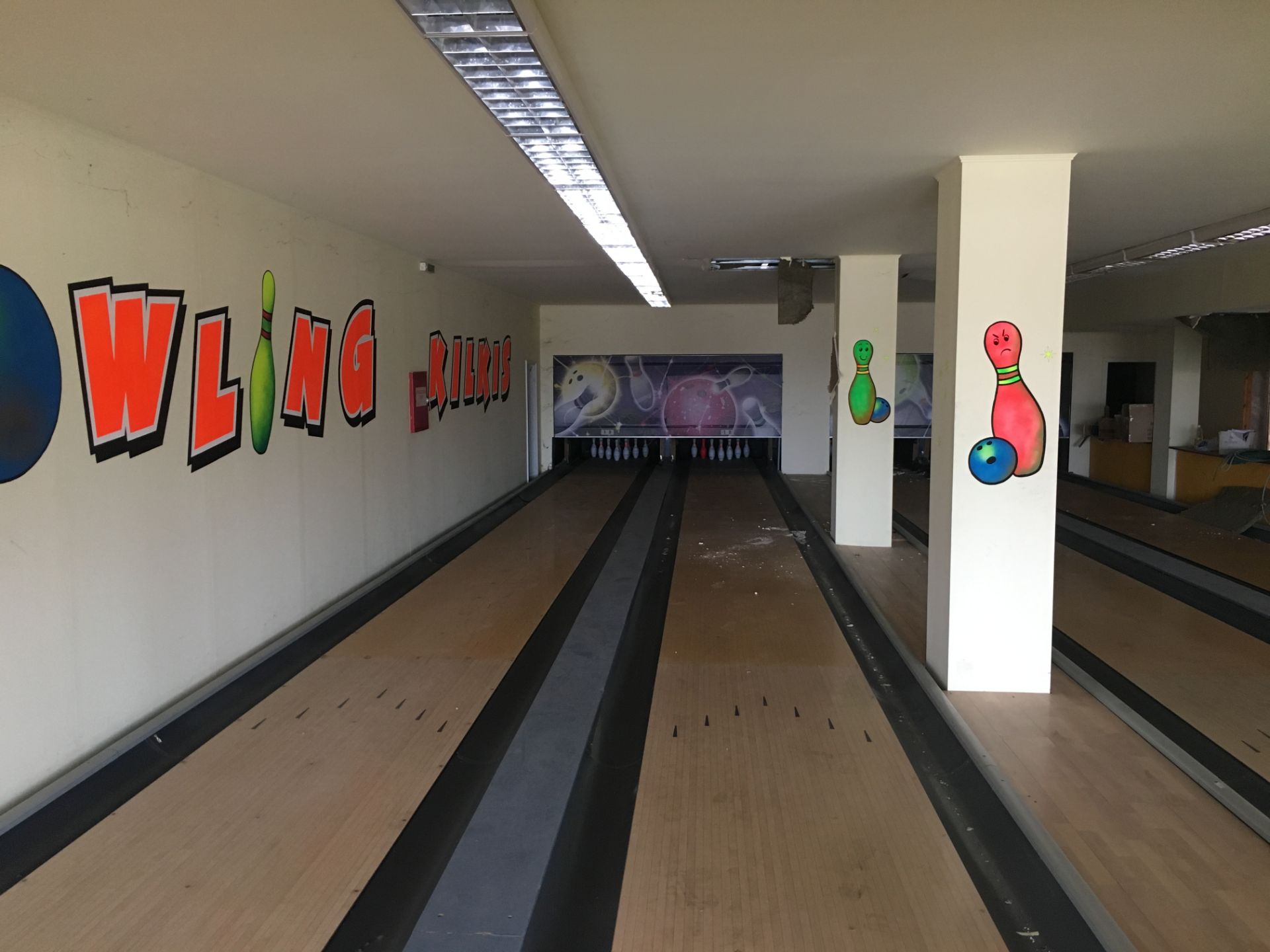 Complete Bowling Facility 4 Lanes Brunswick ( Building Not for Sale) - Image 24 of 86