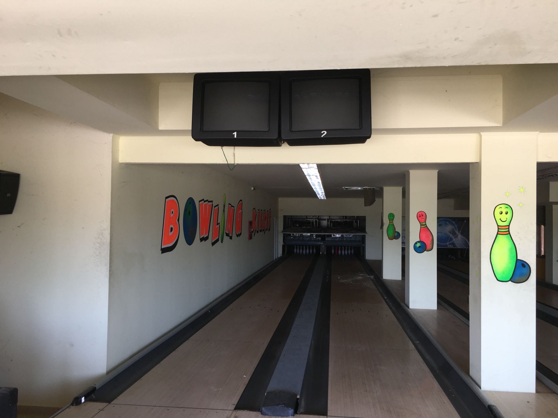 Complete Bowling Facility 4 Lanes Brunswick ( Building Not for Sale) - Image 6 of 86