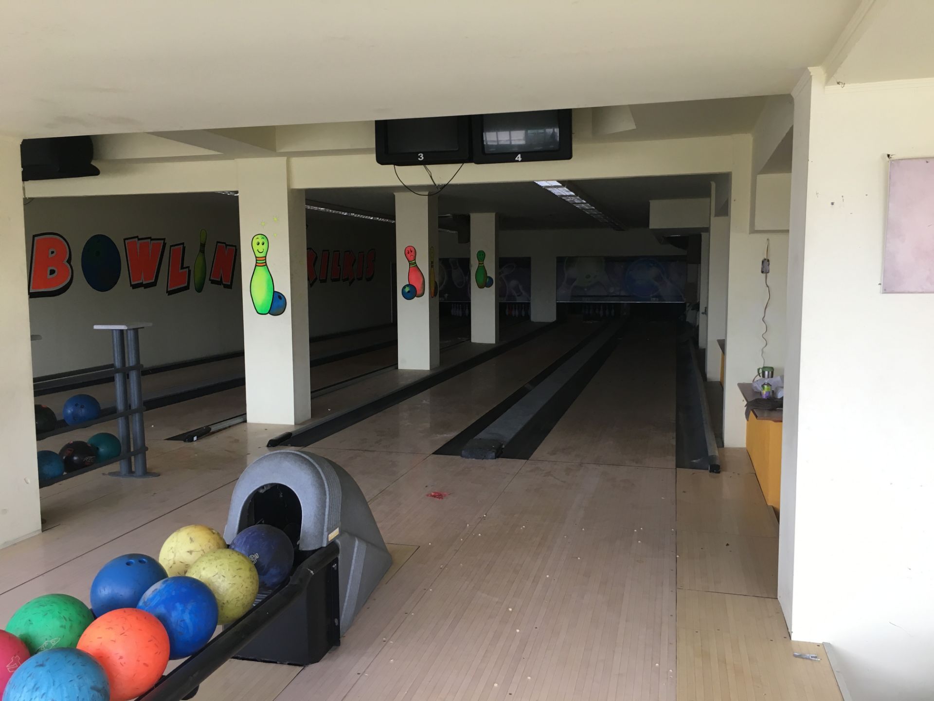Complete Bowling Facility 4 Lanes Brunswick ( Building Not for Sale) - Image 11 of 86
