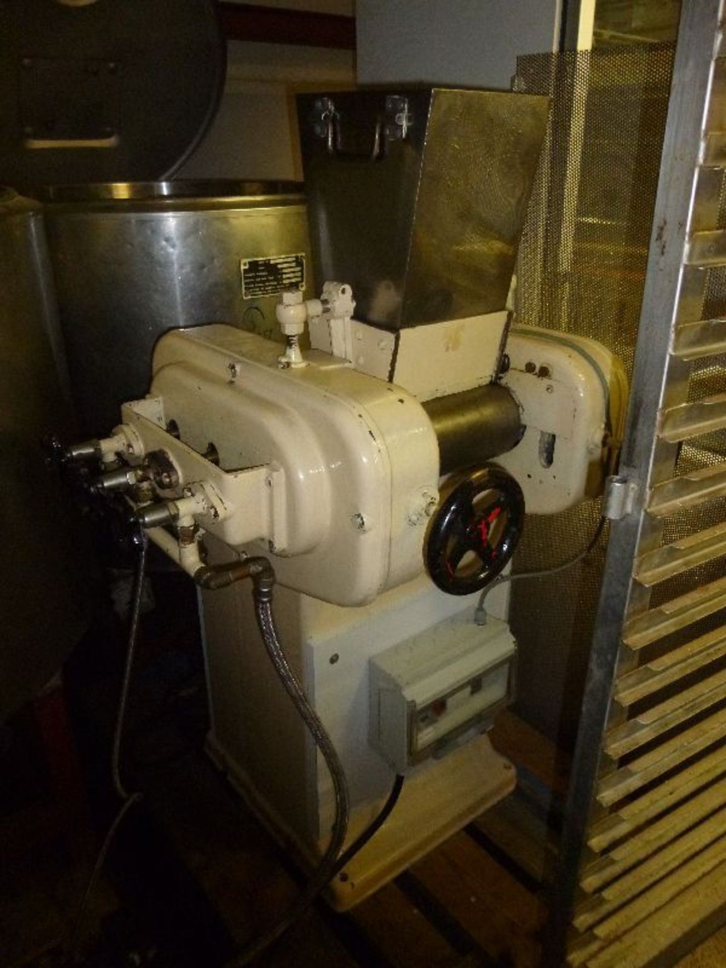 Grinder for praline LOCATION FRANCE