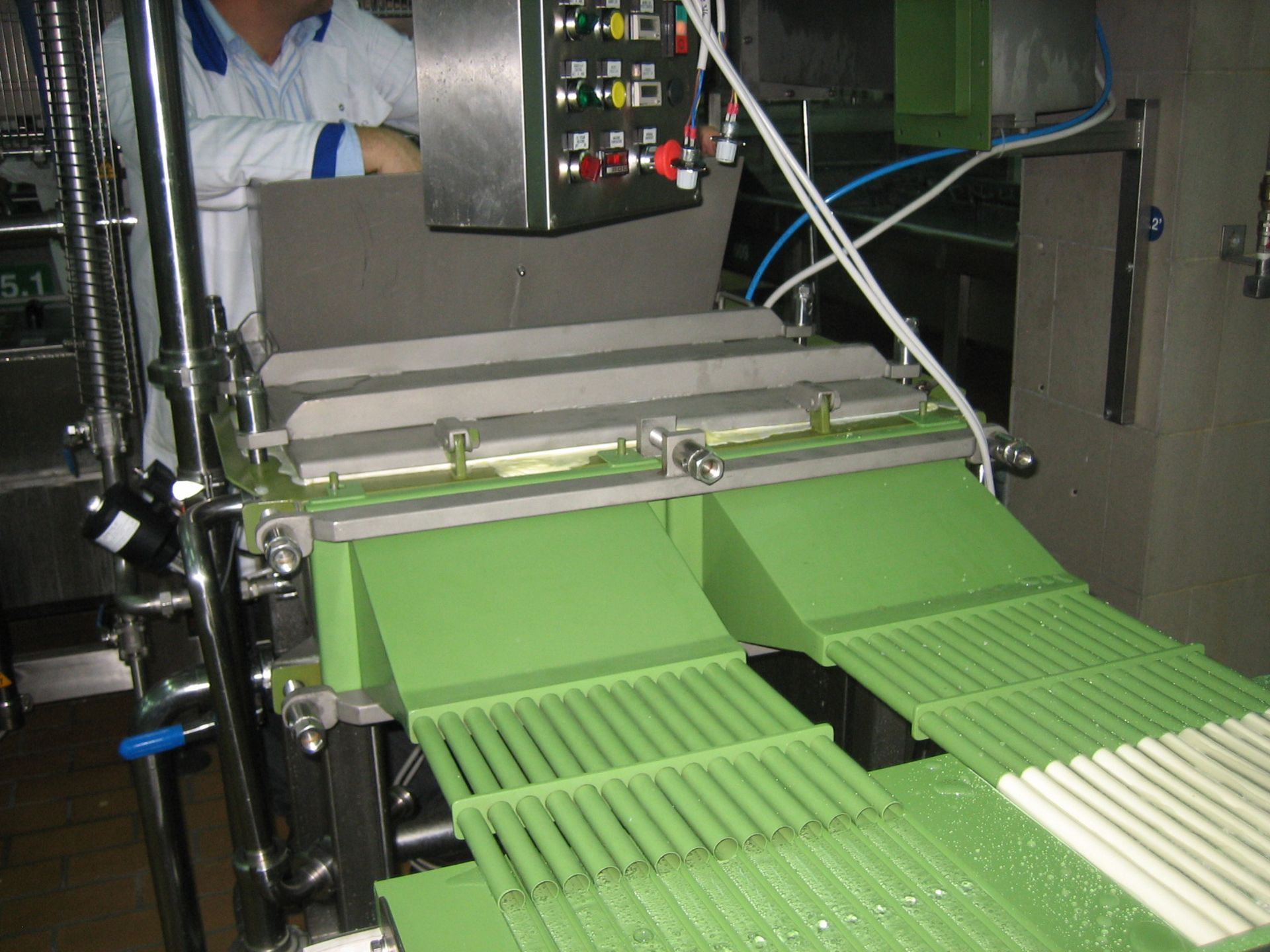 2X COMAT PROCESSING LINES FOR MOZZARELLA CHEESE TO PRODUCE MOZZARELLA STICKS AND MOZZARELLA BLOCKS - Image 9 of 10