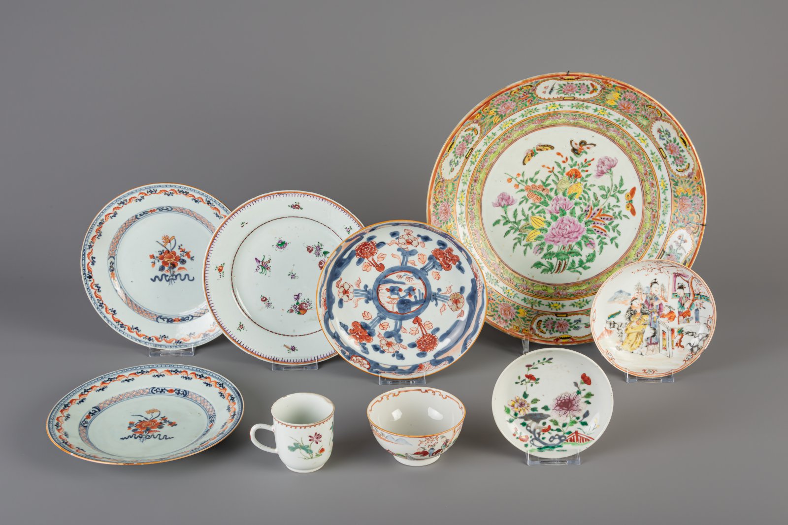 A varied collection of Chinese porcelain, 18th/19th C.