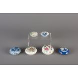 Six Chinese blue and white and famille rose seal paste boxes, 19th and 20th C.