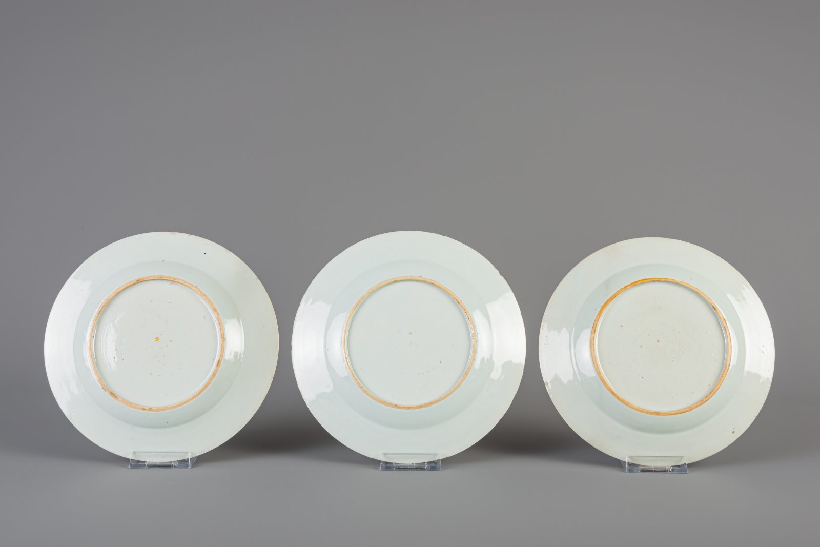 A varied collection of Chinese porcelain, 18th/19th C. - Image 5 of 13