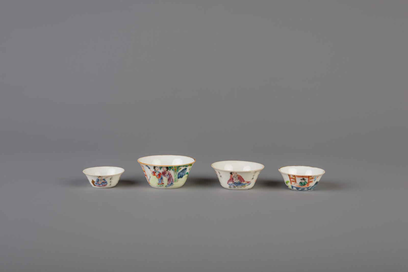 Two pairs of Chinese famille rose small bowls with erotic and Wu Shuang Pu decor, 19th C.