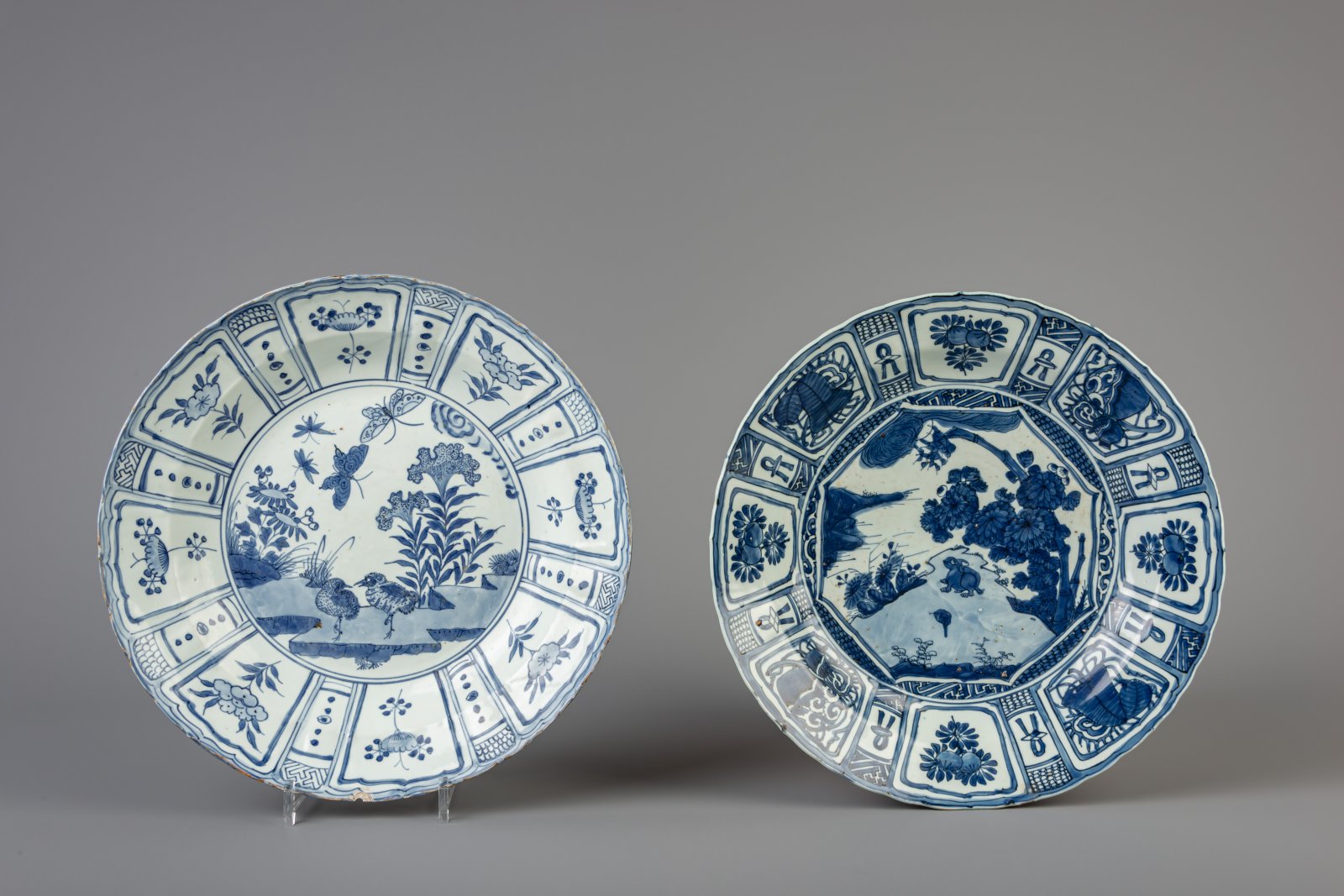 Two Chinese blue and white kraak porcelain plates with flowers and animals, Wanli