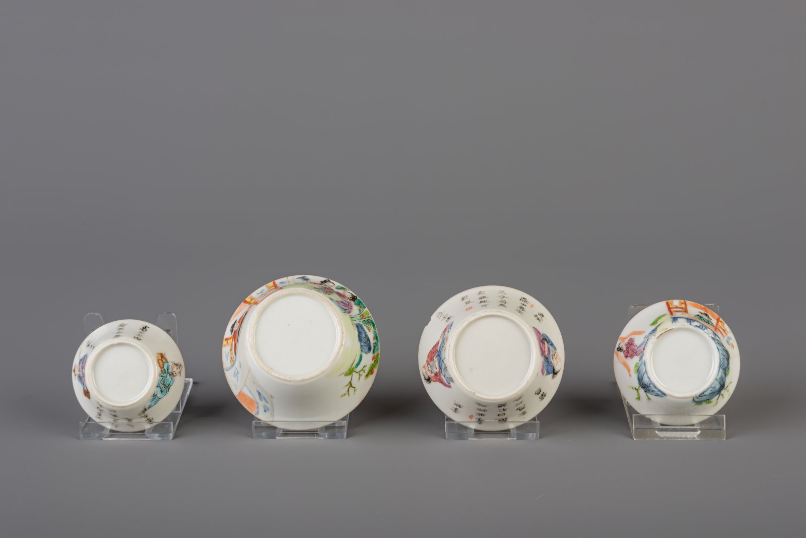 Two pairs of Chinese famille rose small bowls with erotic and Wu Shuang Pu decor, 19th C. - Image 8 of 8