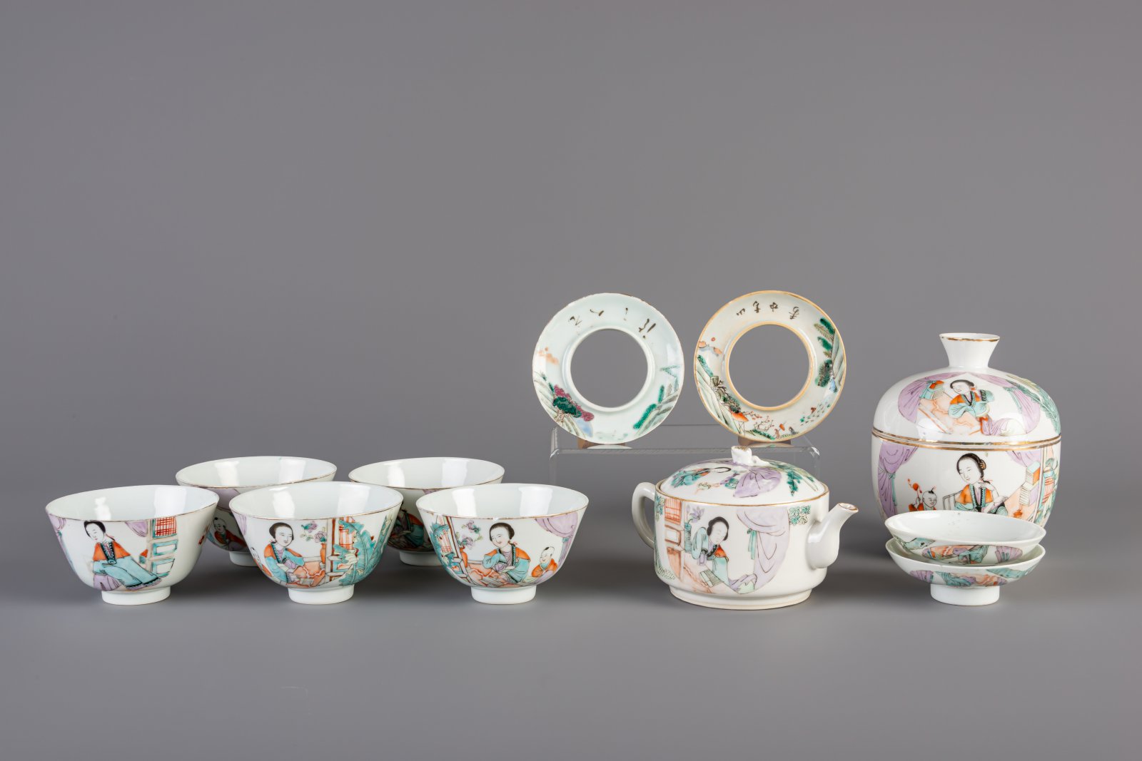 A Chinese qianjiang cai eleven-part tea set, 19th/20th C.