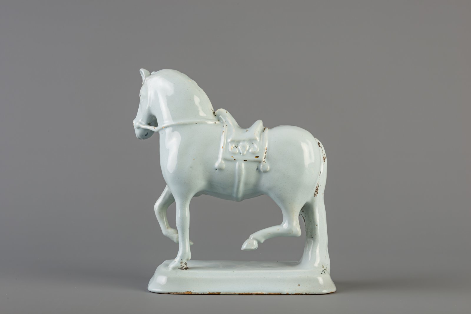 A large Dutch Delft white model of a standing horse, 18th C. - Image 3 of 6