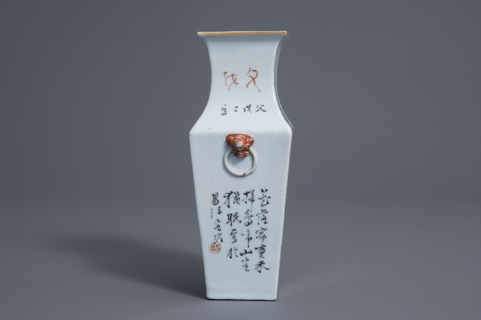 A square Chinese qianjiang cai vase with birds and blossoms, 19th/20th C. - Image 5 of 7