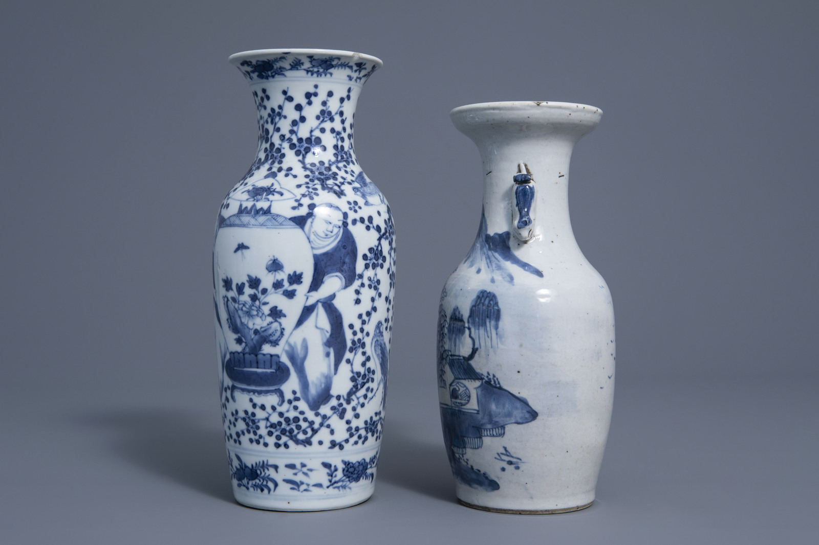 Three Chinese blue and white vases and a brush pot, 19th/20th C. - Image 17 of 19