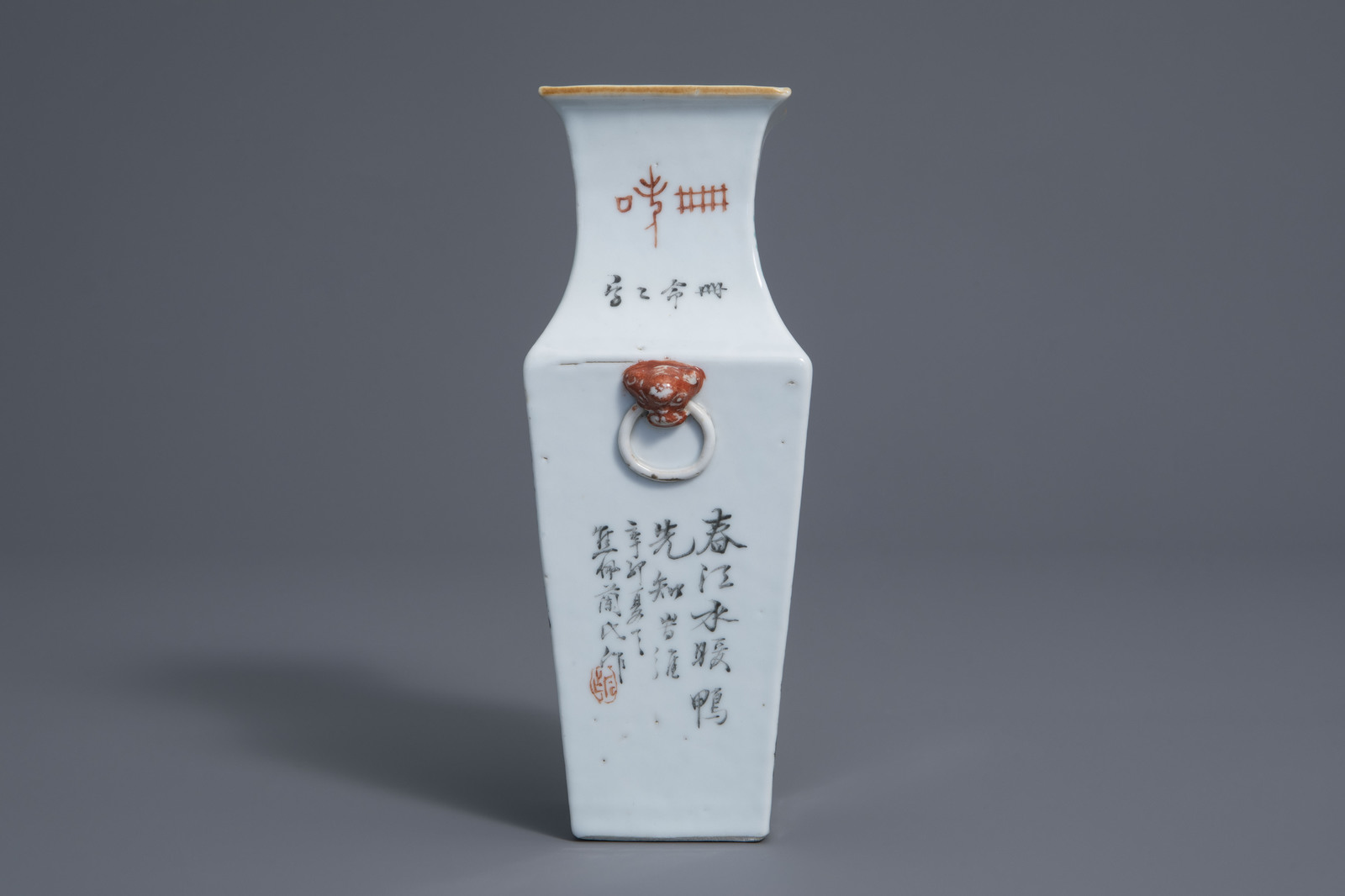 A square Chinese qianjiang cai vase with birds and blossoms, 19th/20th C. - Image 3 of 7