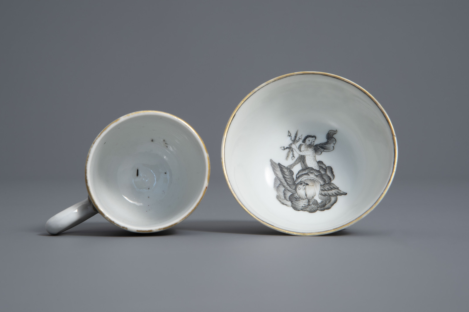 A Chinese grisaille 'Jupiter' export bowl and a cup and saucer, Qianlong - Image 8 of 9