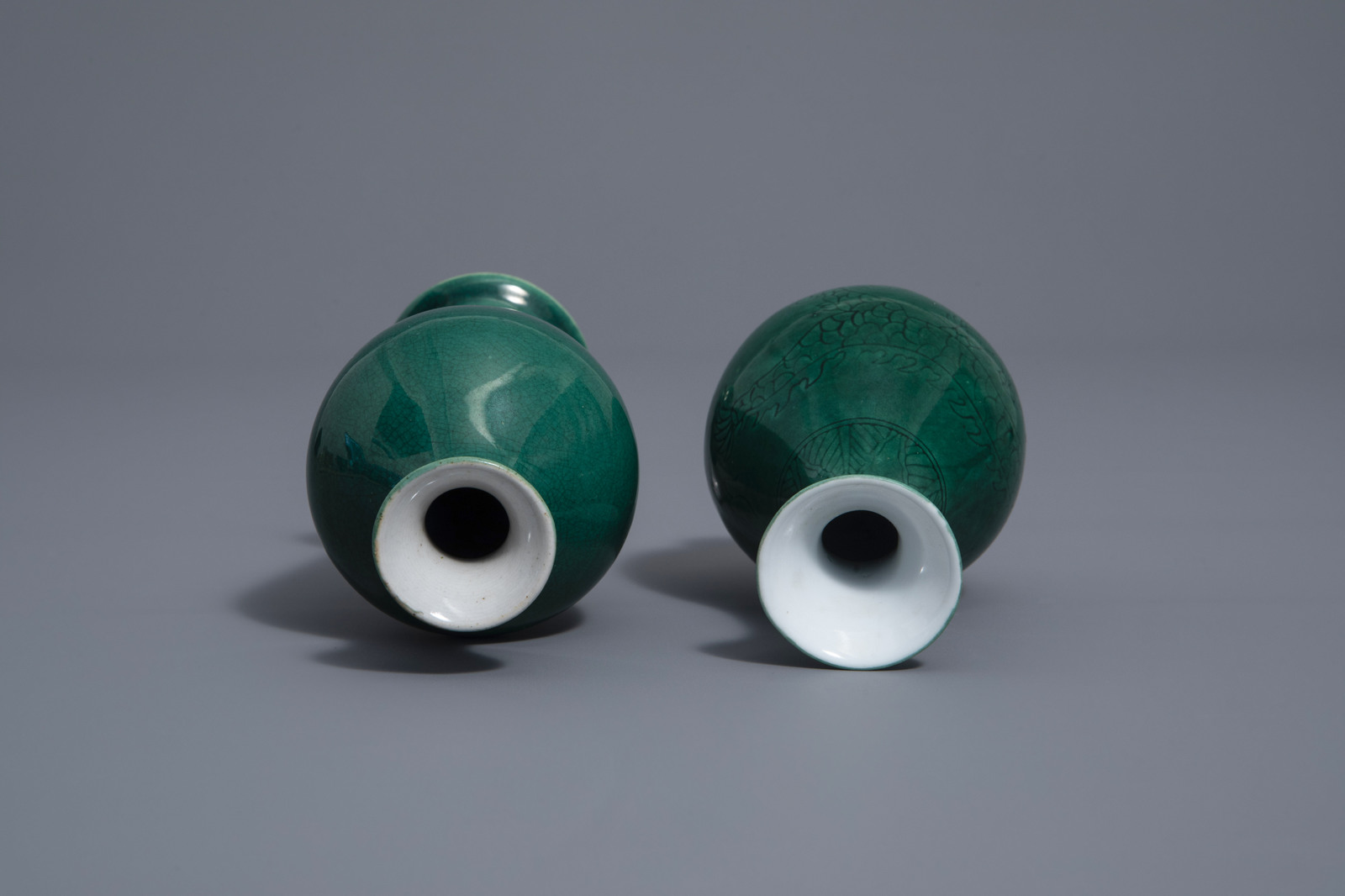 Four Chinese monochrome green vases and cups, 19th/20th C. - Image 7 of 13