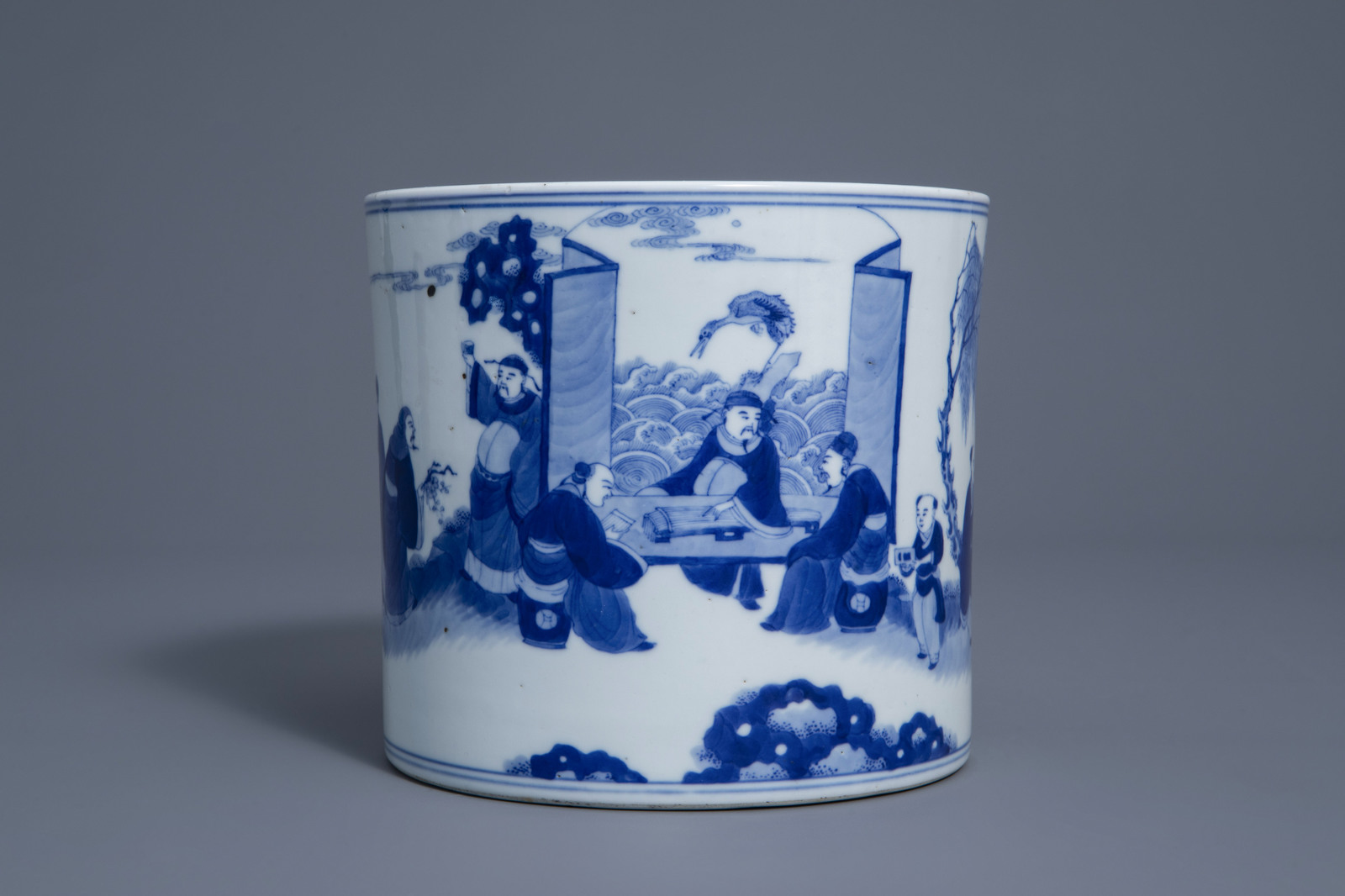 Three Chinese blue and white vases and a brush pot, 19th/20th C. - Image 8 of 19