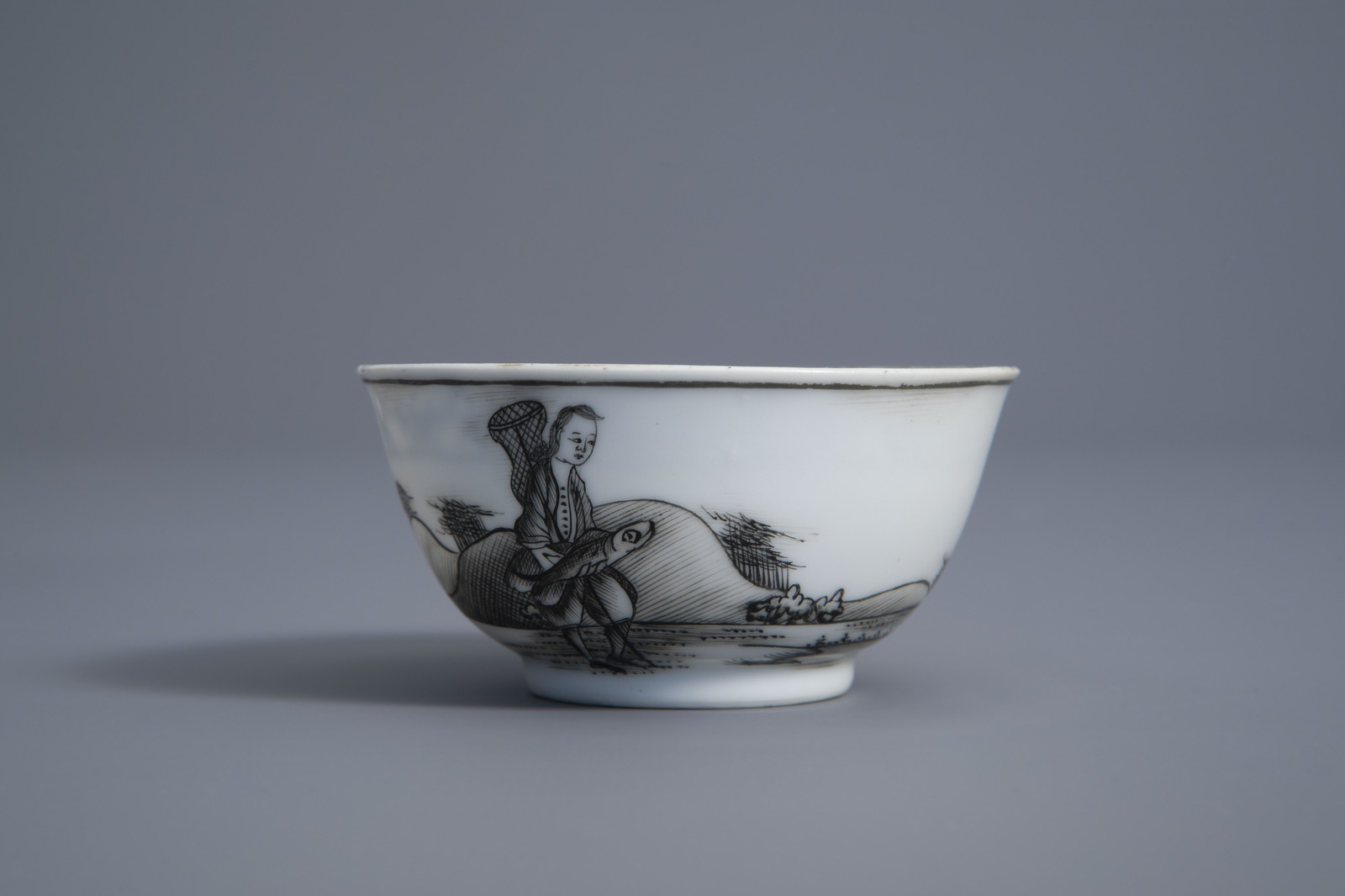 A Chinese grisaille export cup and saucer with allegorical 'Agua' design, Qianlong - Image 6 of 9