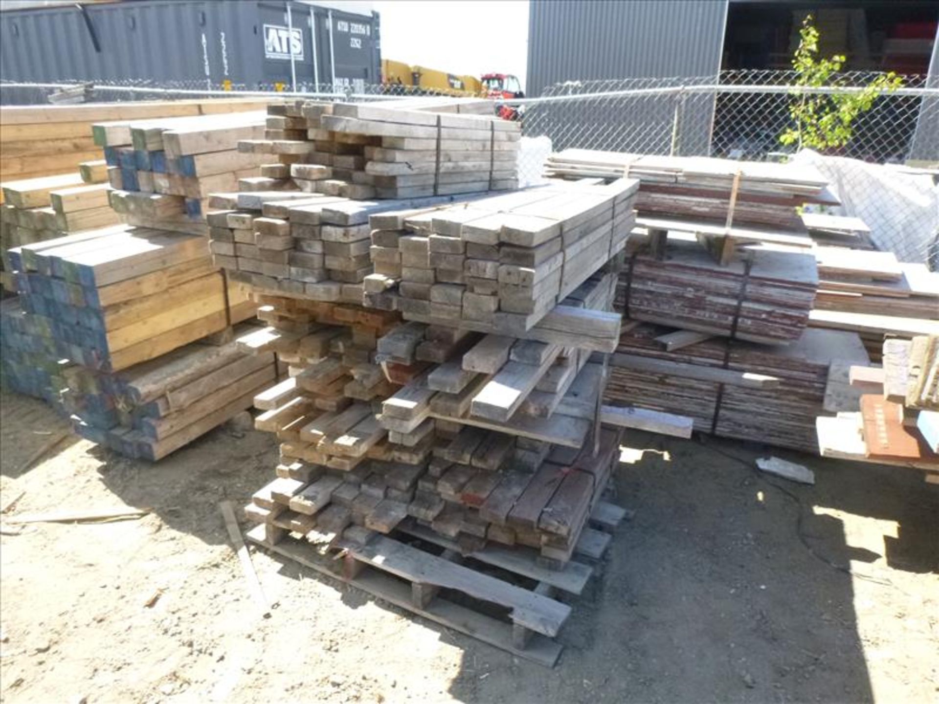 large quantity of misc. lumber (located at 166 Rue Maltais) - Image 4 of 6