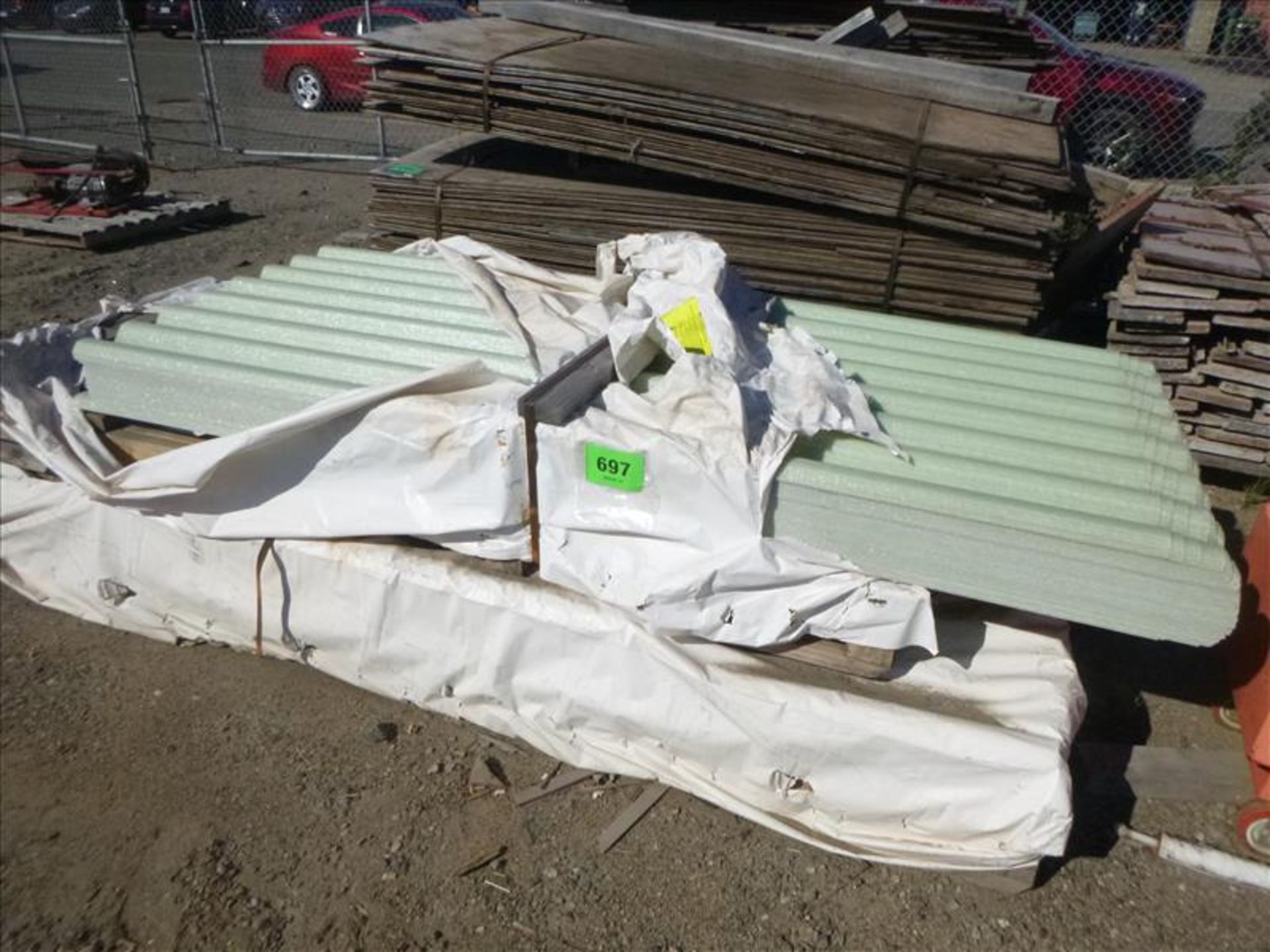 fiberglass glass roofing material (located at 166 Rue Maltais)