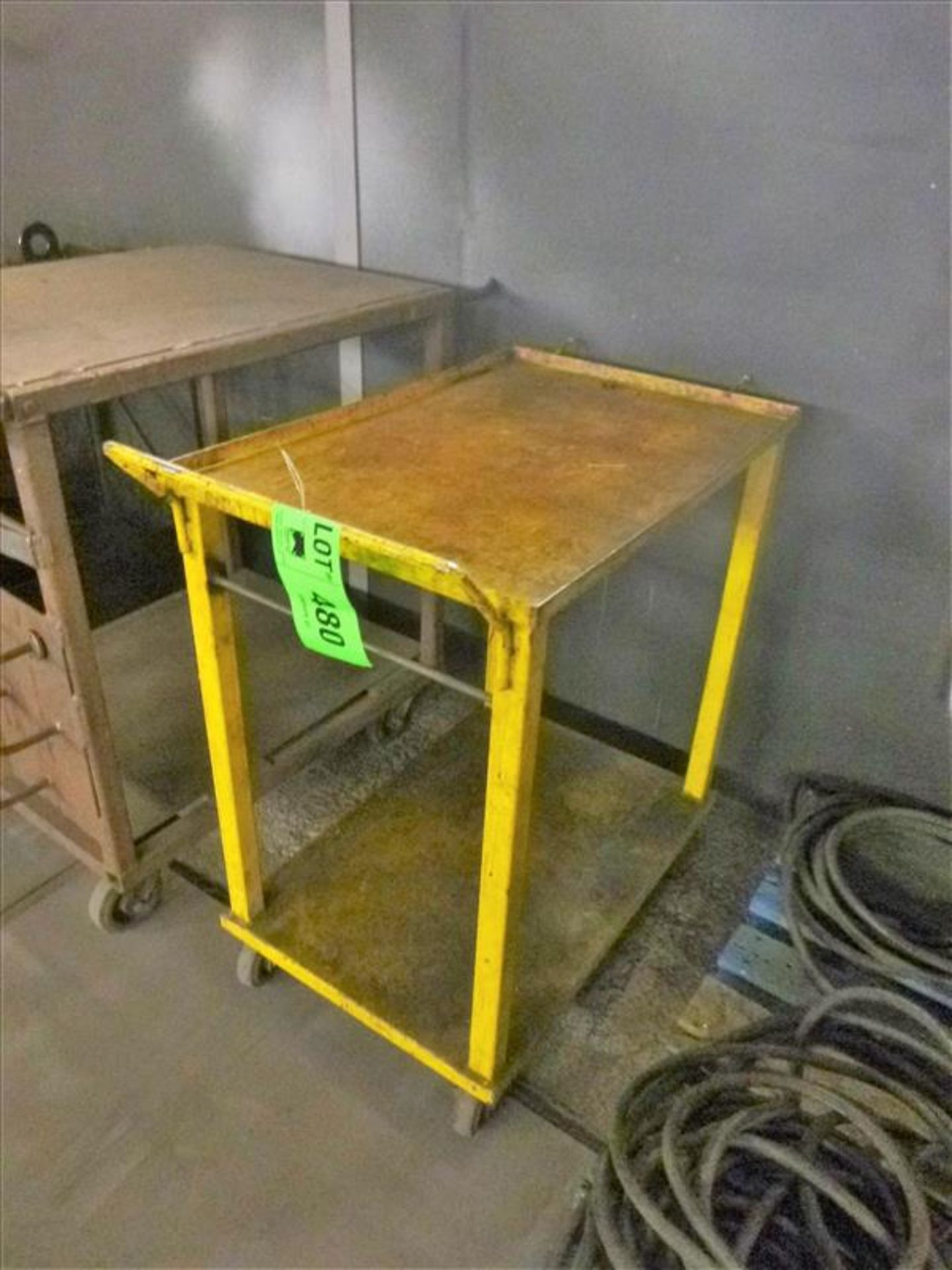 2-tiered shop cart (located at 164 Rue Strathcona)