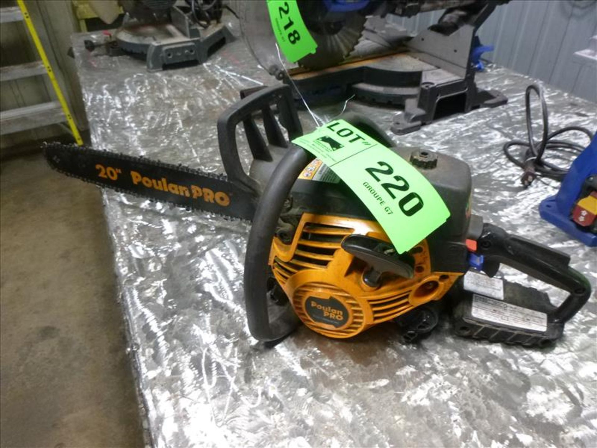 PoulanPro chain saw, 20 in., gas (located at 164 Rue Strathcona)