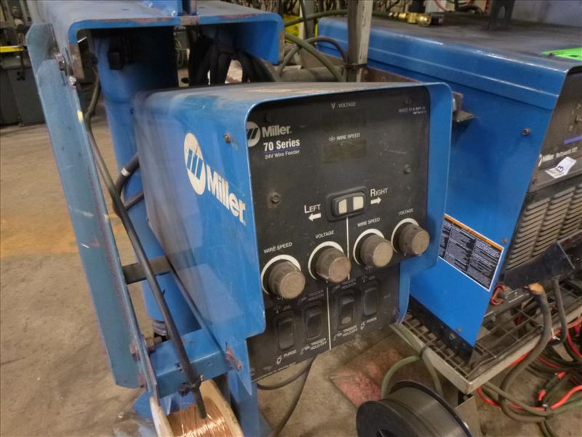 Miller boom welding system consisting of: Miller mig welder, mod. DeltaWeld 302, ser. no. KG204241 - Image 3 of 4