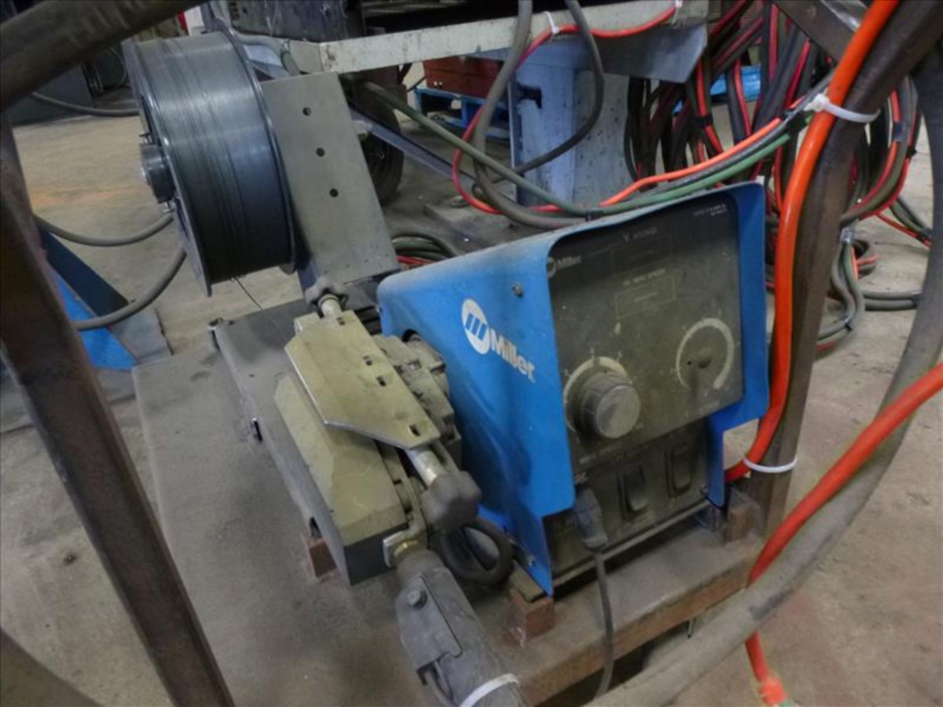 Miller welding system consisting of: Miller mig welder, mod. DeltaWeld 302, ser. no. MB010927U c/w - Image 3 of 3