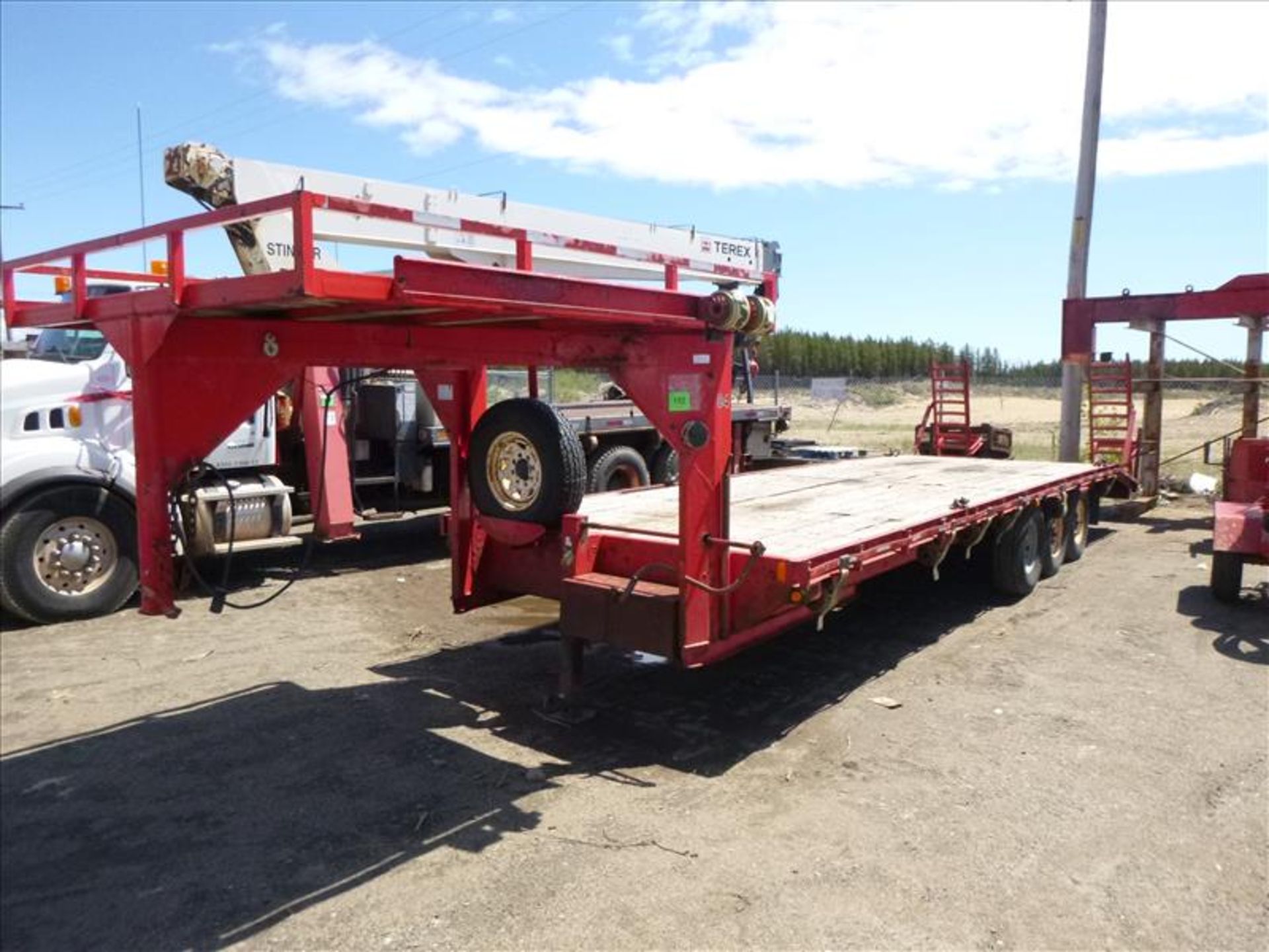 Laroche goose neck trailer, VIN 2F9M3G05XS069221, 25 ft. x 8 ft., 21000 lbs. cap. (located at 164