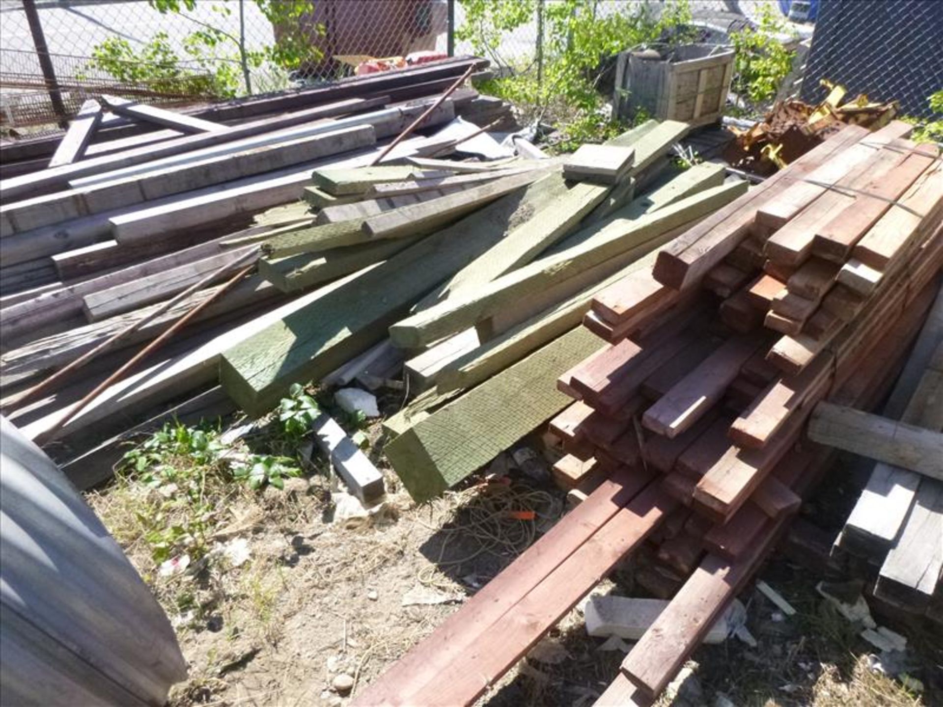 large quantity of misc. lumber (located at 166 Rue Maltais) - Image 3 of 6