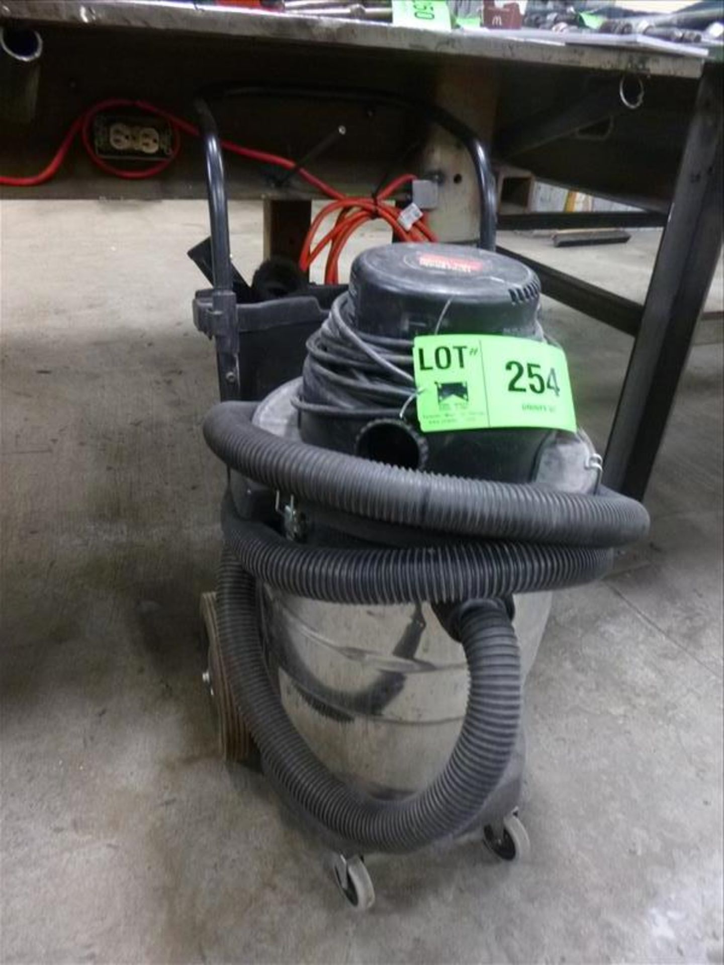 ShopVac wet/dry vacuum, mod. 970C Industrial (located at 164 Rue Strathcona)