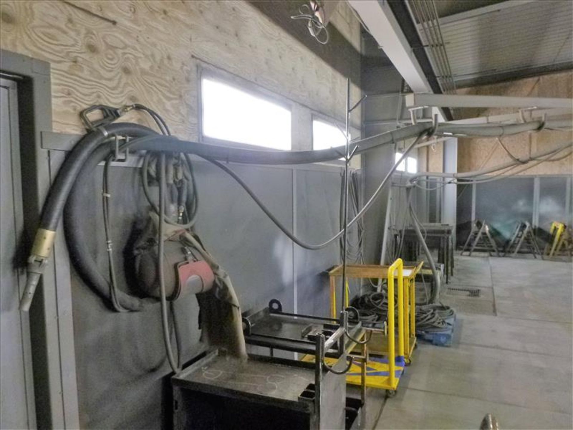 Deanco sand blasting system c/w controls, hose and boom, oxygen system and helmet (located at 164 - Image 4 of 5