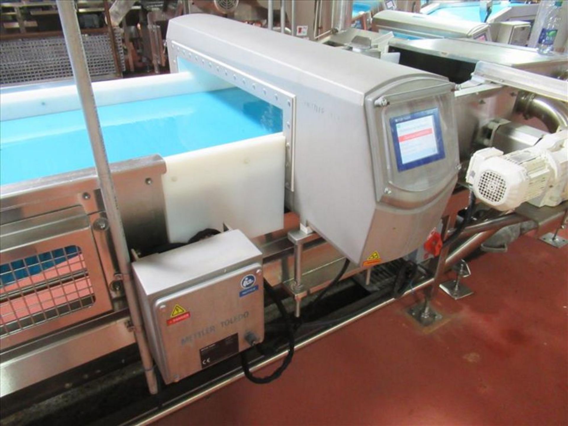 Inspection conveyor approx 30 in w x 24 ft l with Mettler Toledo model V4-RAD Safeline metal - Image 3 of 4