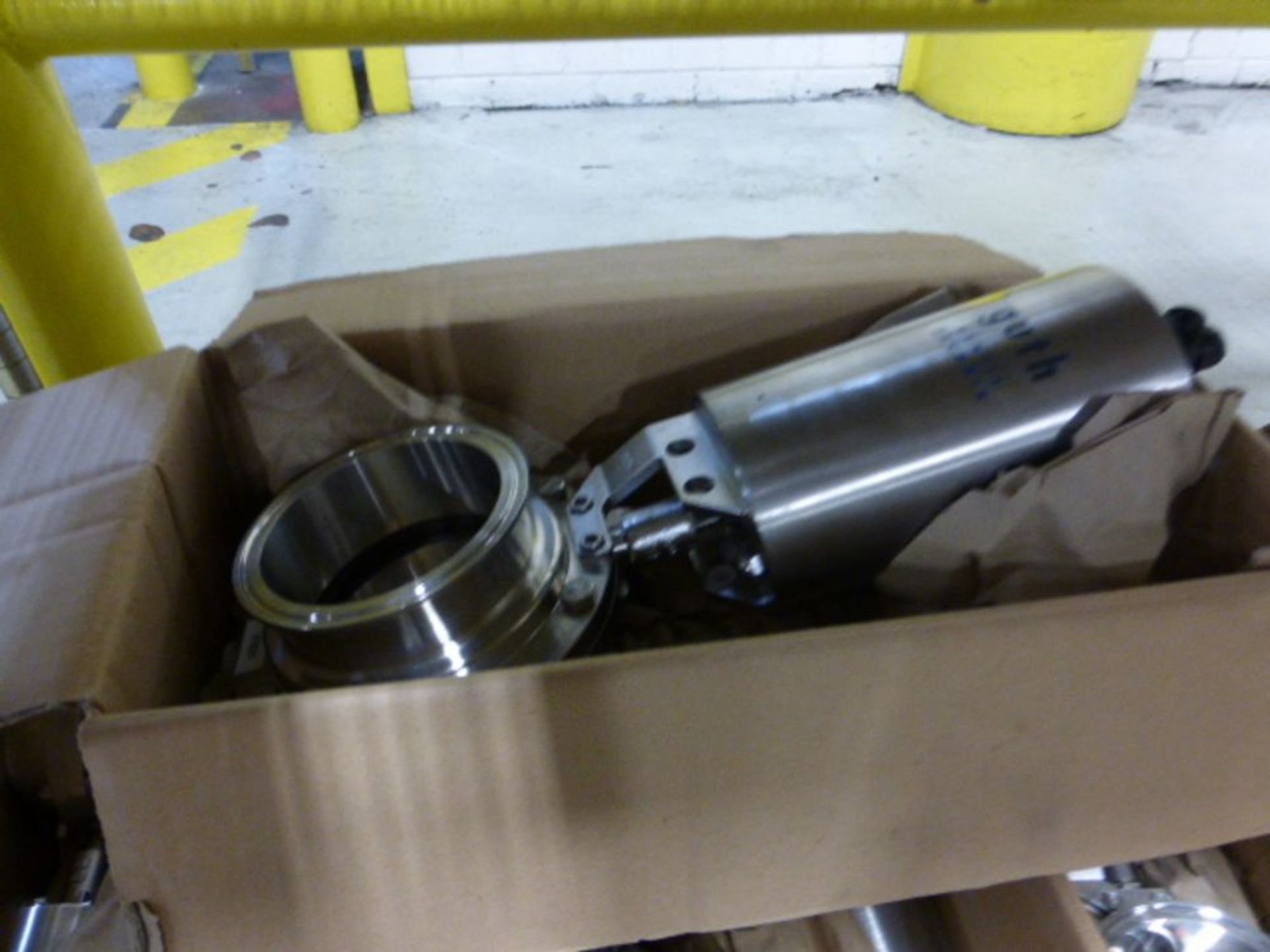 (7) Guth stainless 4 in pneumatic valve (316) [1st Flr Main Shipping Area] - Image 2 of 2