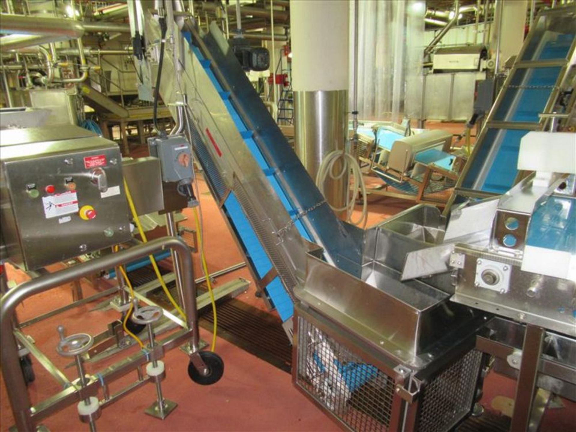 Incline Hopper conveyor with cleated elevating belt, 10 in w x 8 ft l x 6 ft h, 12 in oc x 2 in h